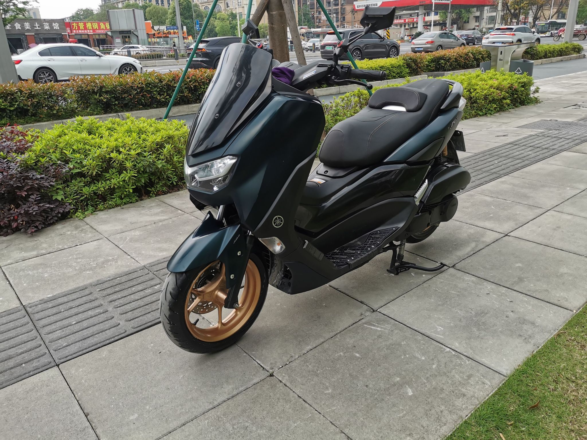 雅马哈 NMAX