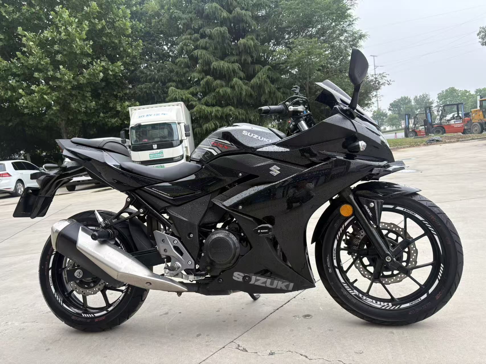 豪爵铃木 GSX250R