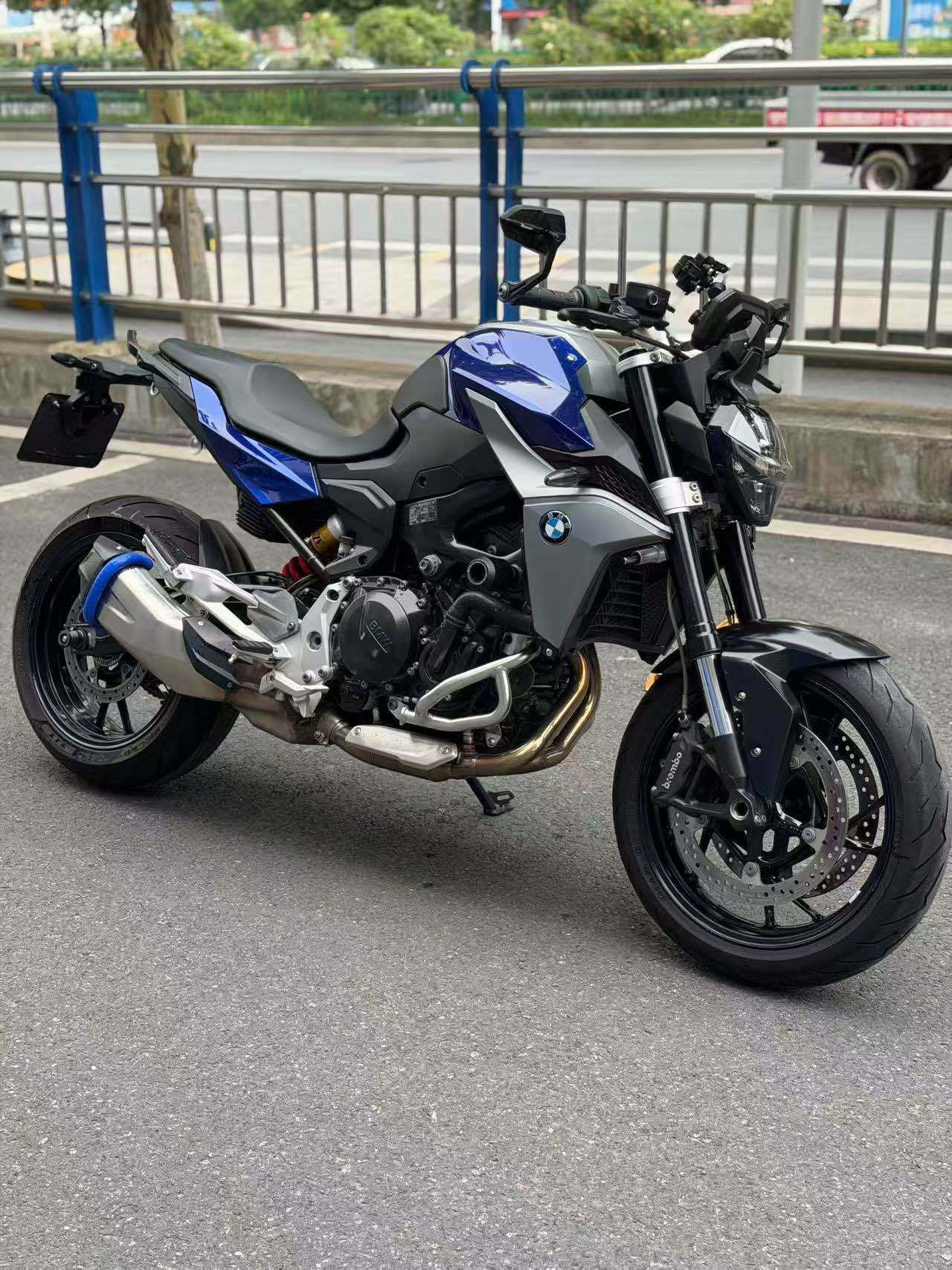 宝马 F 900 R