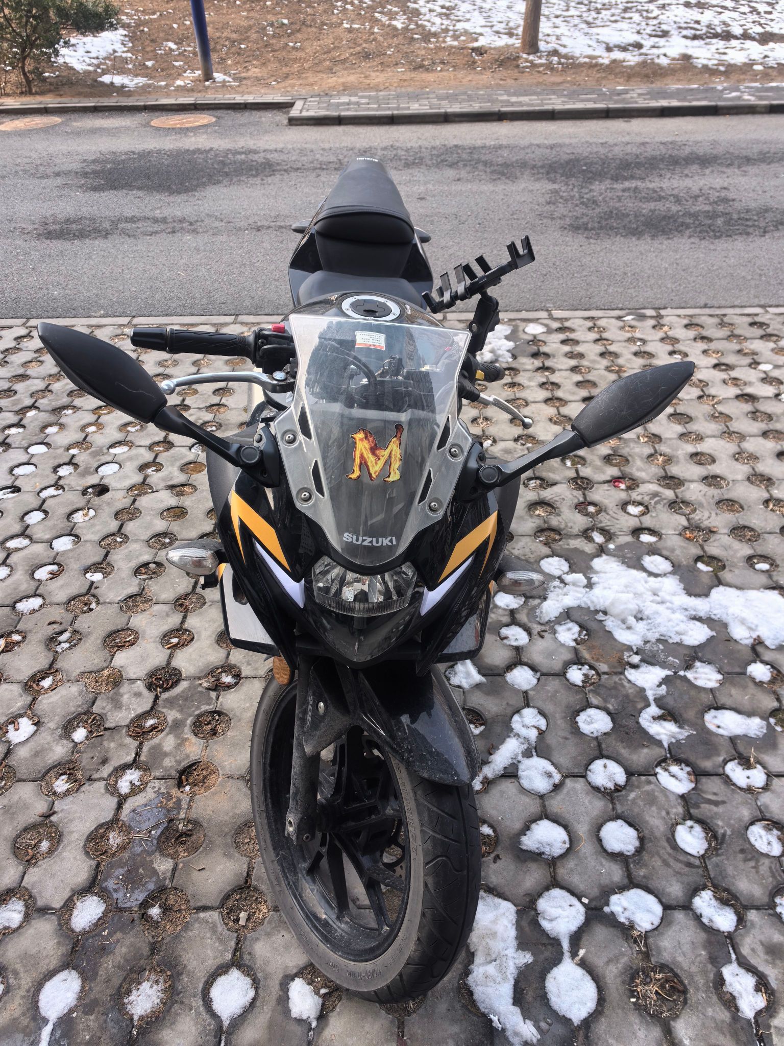 豪爵铃木 GSX250R