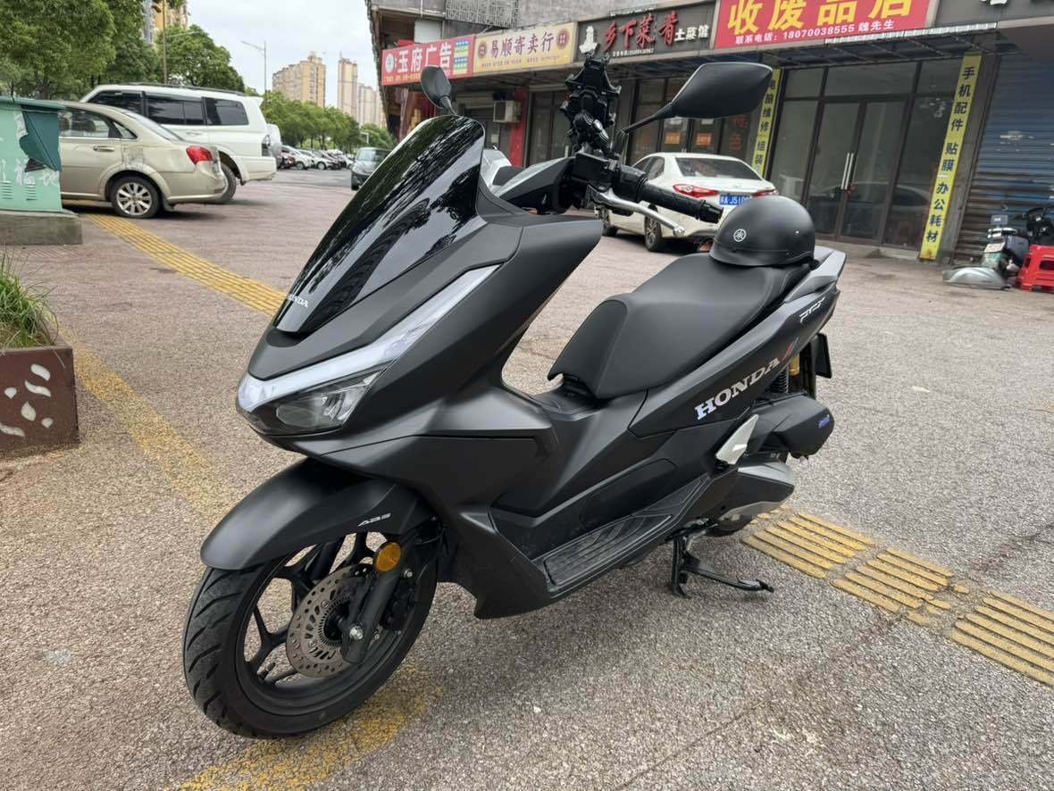 五羊本田 PCX