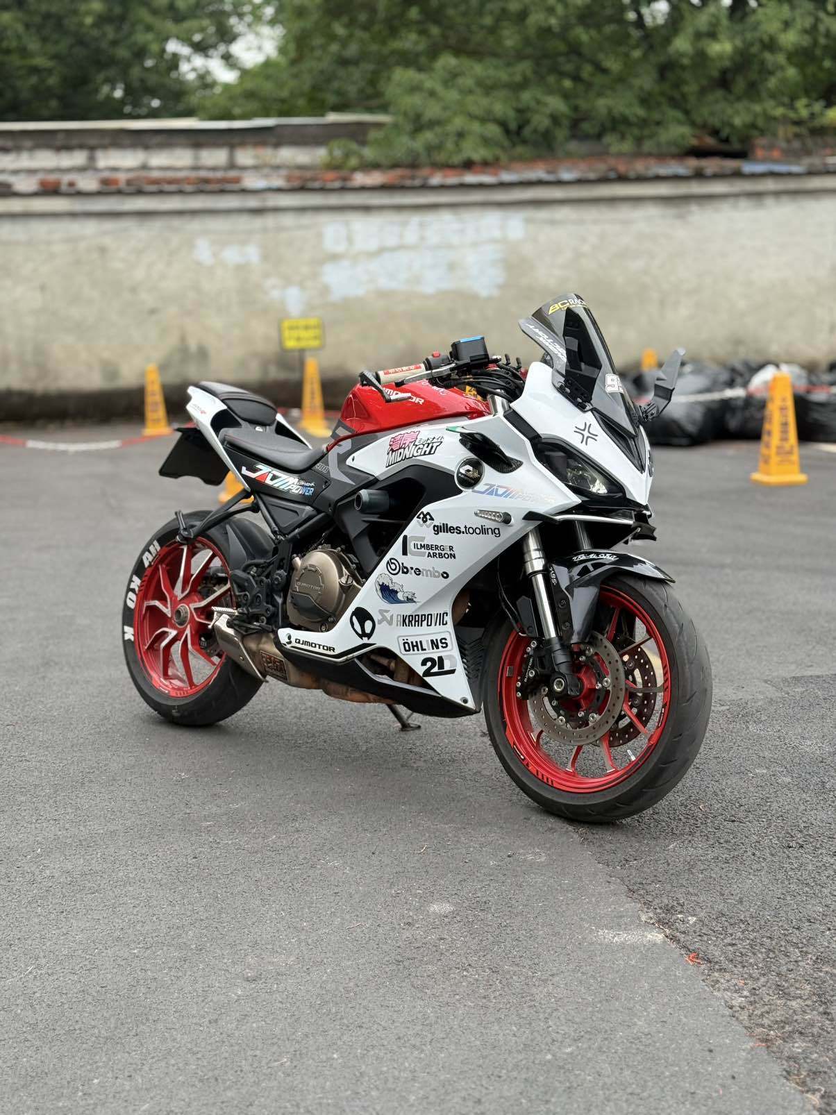 QJMOTOR 赛400