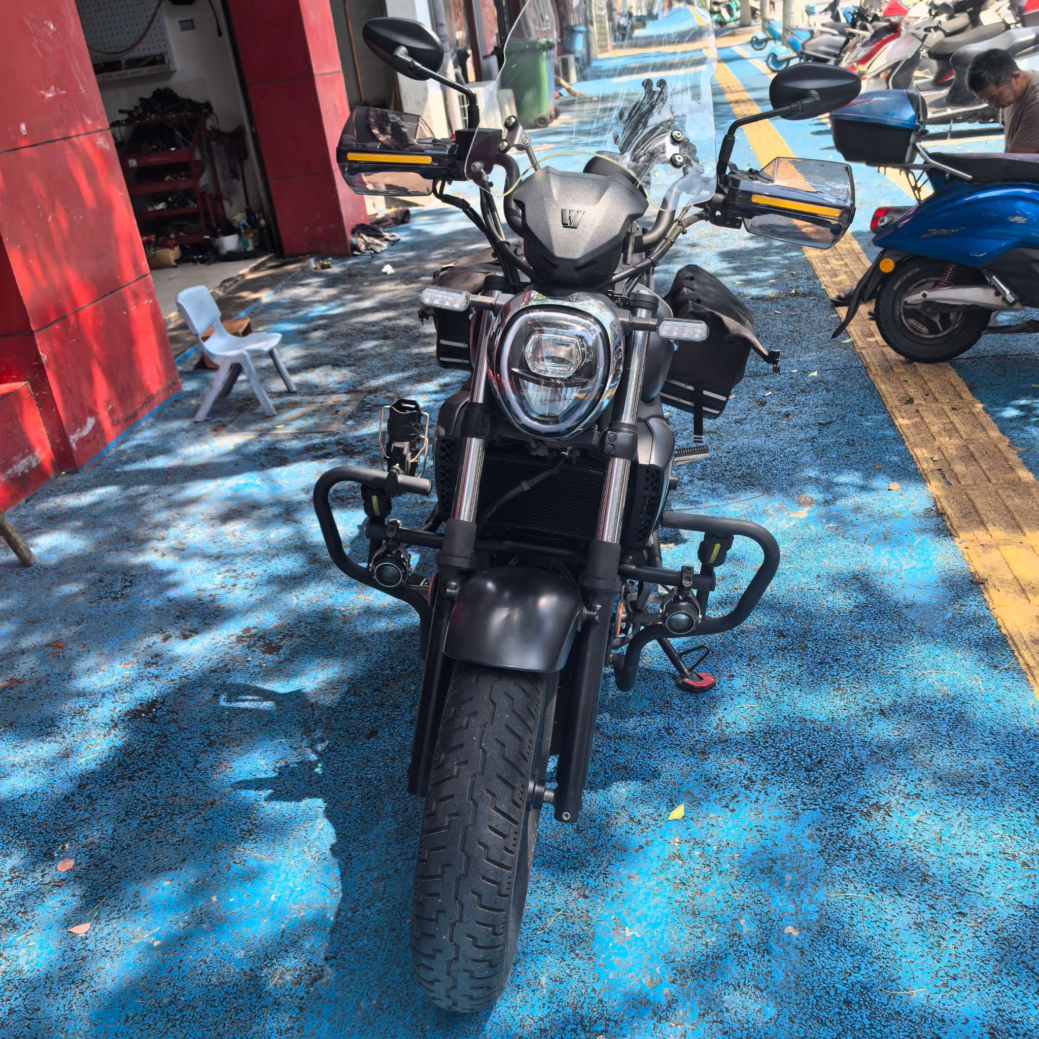 豪爵 TR300