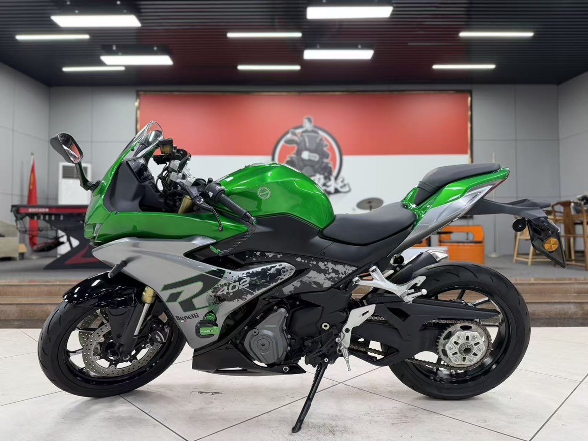 贝纳利 龙卷风 Tornado 402R