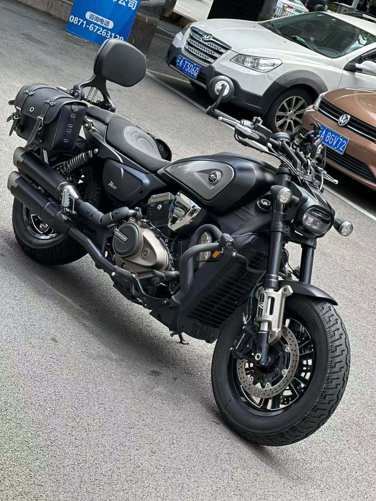QJMOTOR 闪600