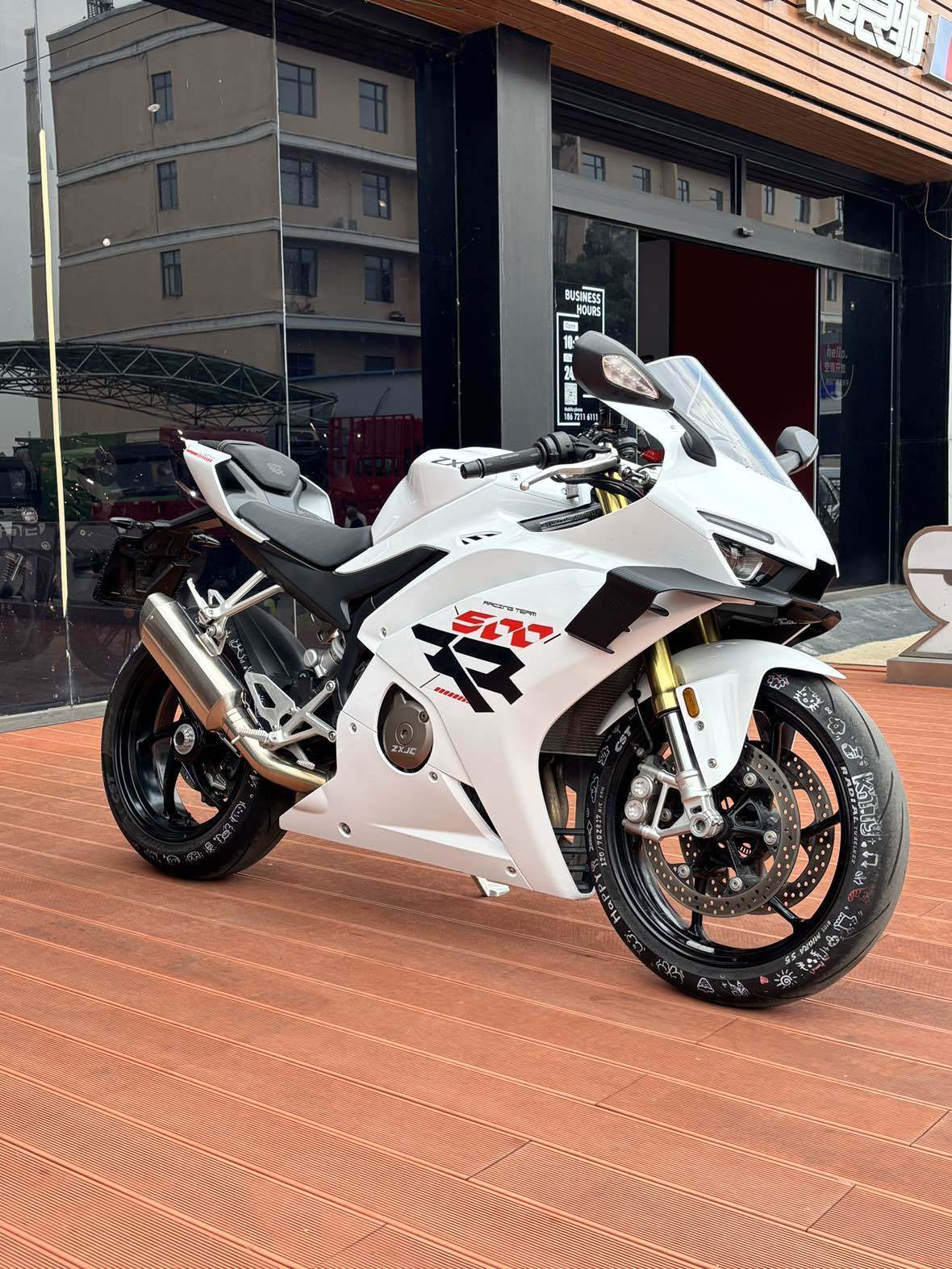 张雪机车 500RR