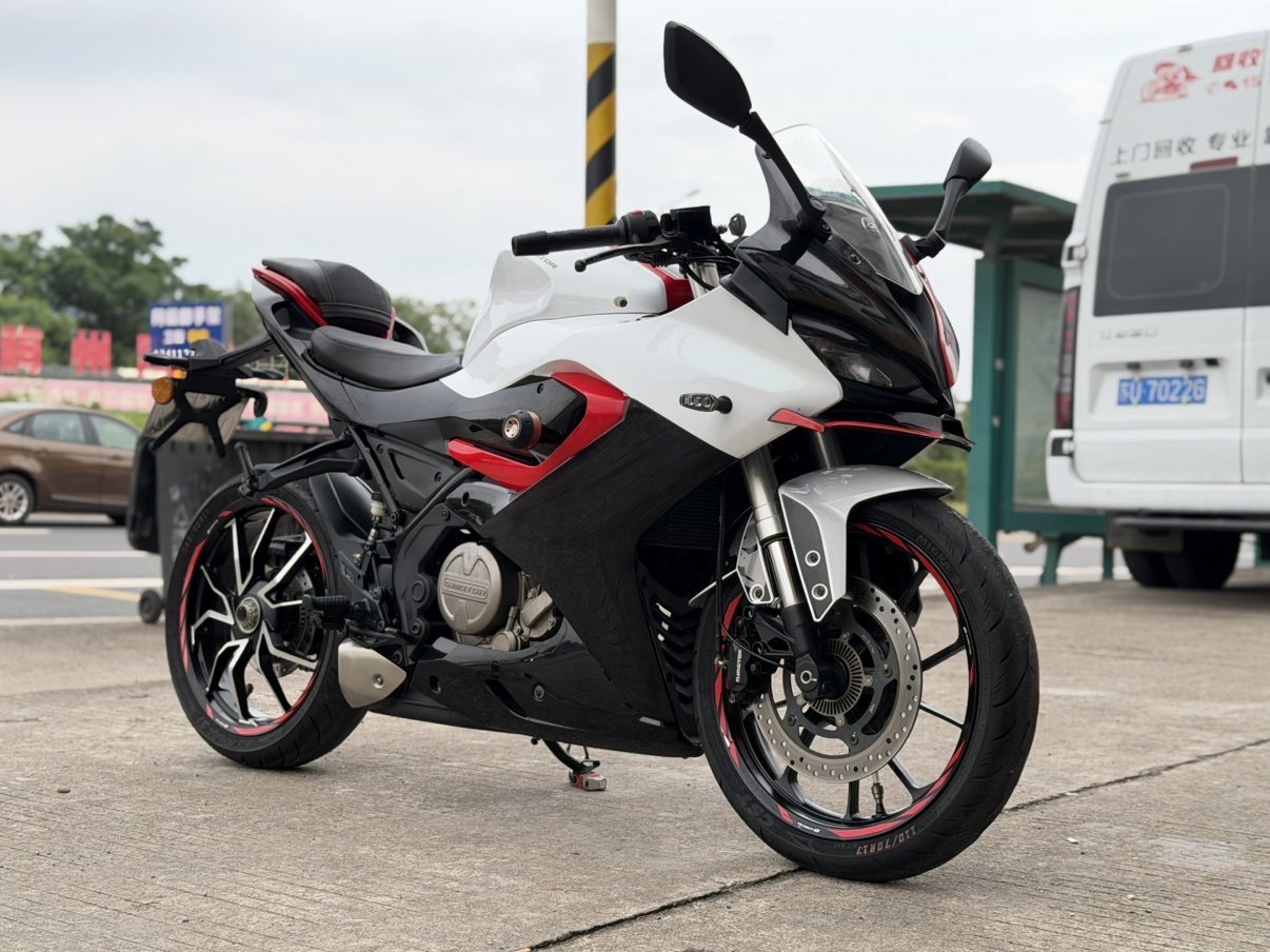 QJMOTOR 赛250