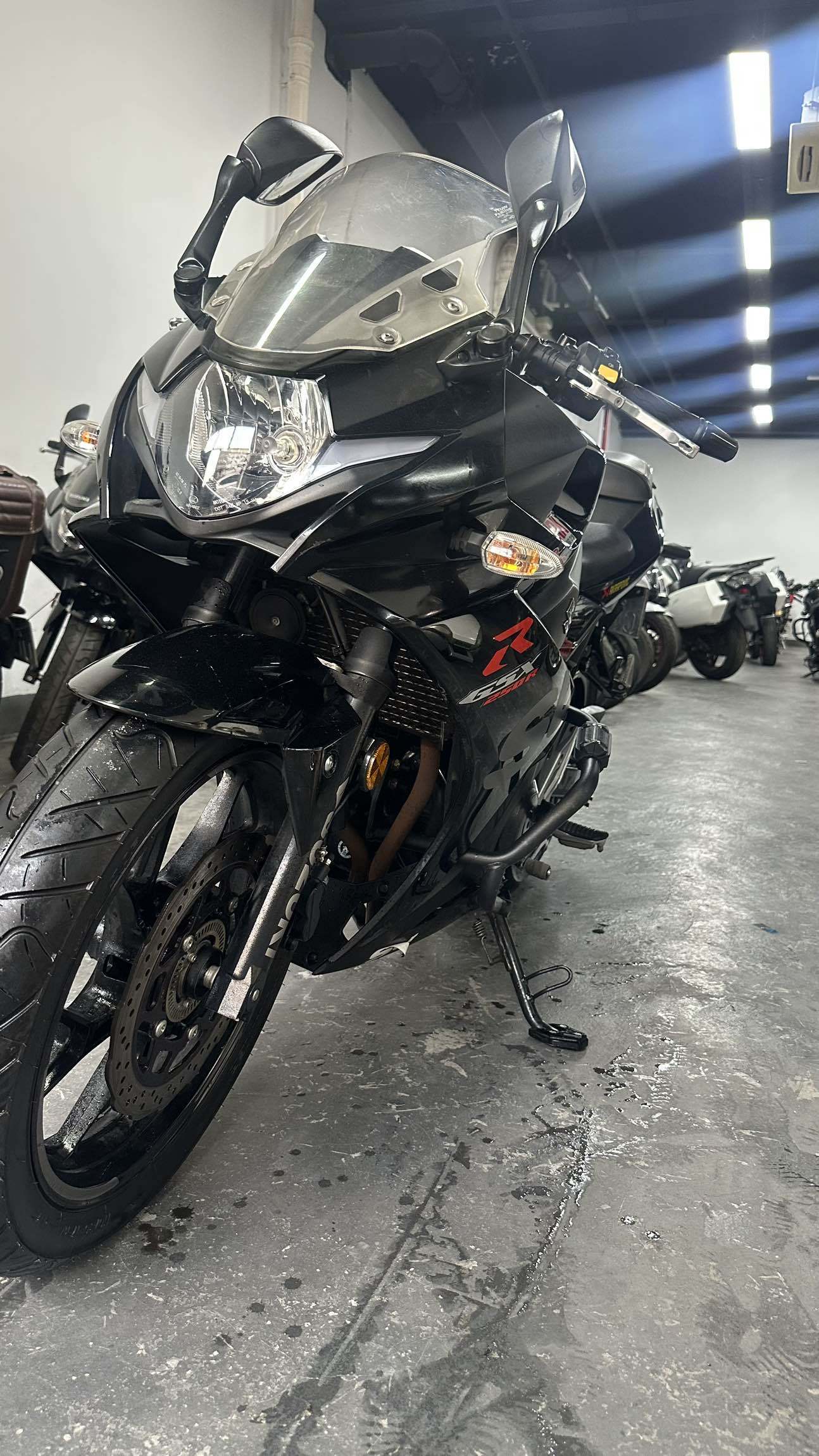 豪爵铃木 GSX250R