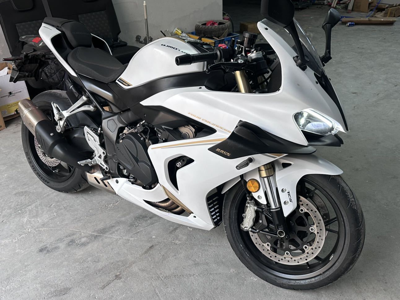 QJMOTOR 赛800