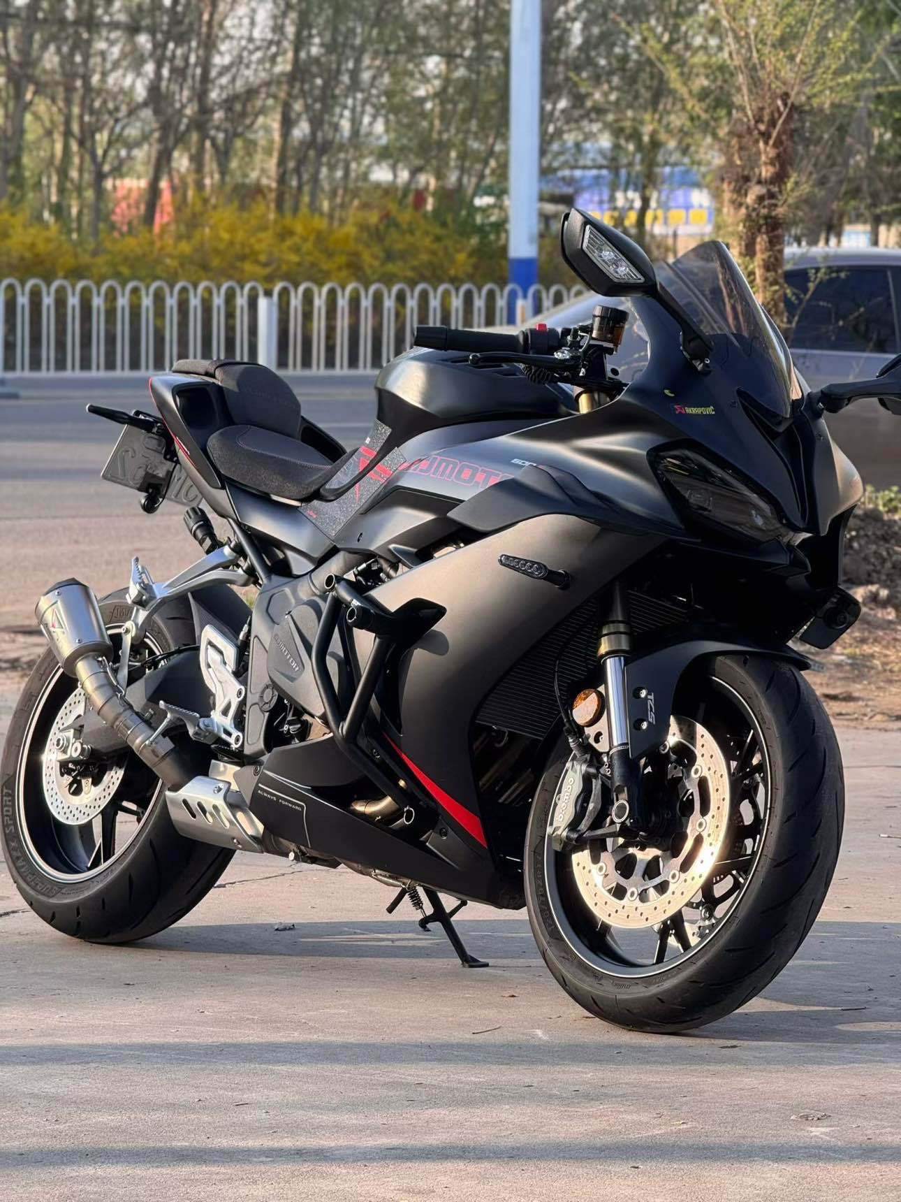 QJMOTOR 赛600
