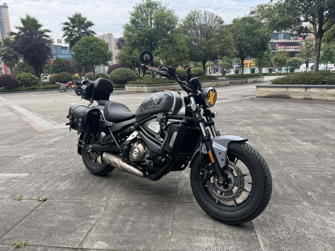 QJMOTOR 闪500S