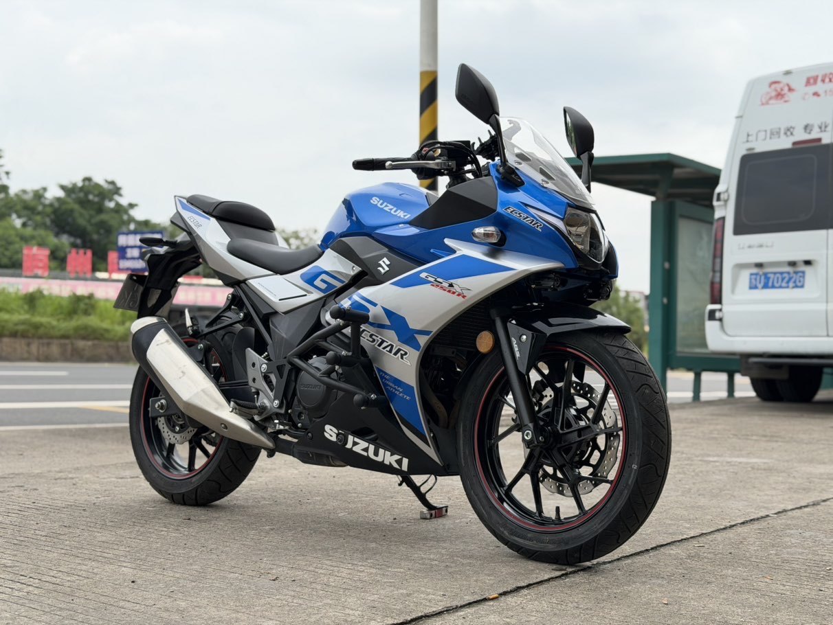 豪爵铃木 GSX250R