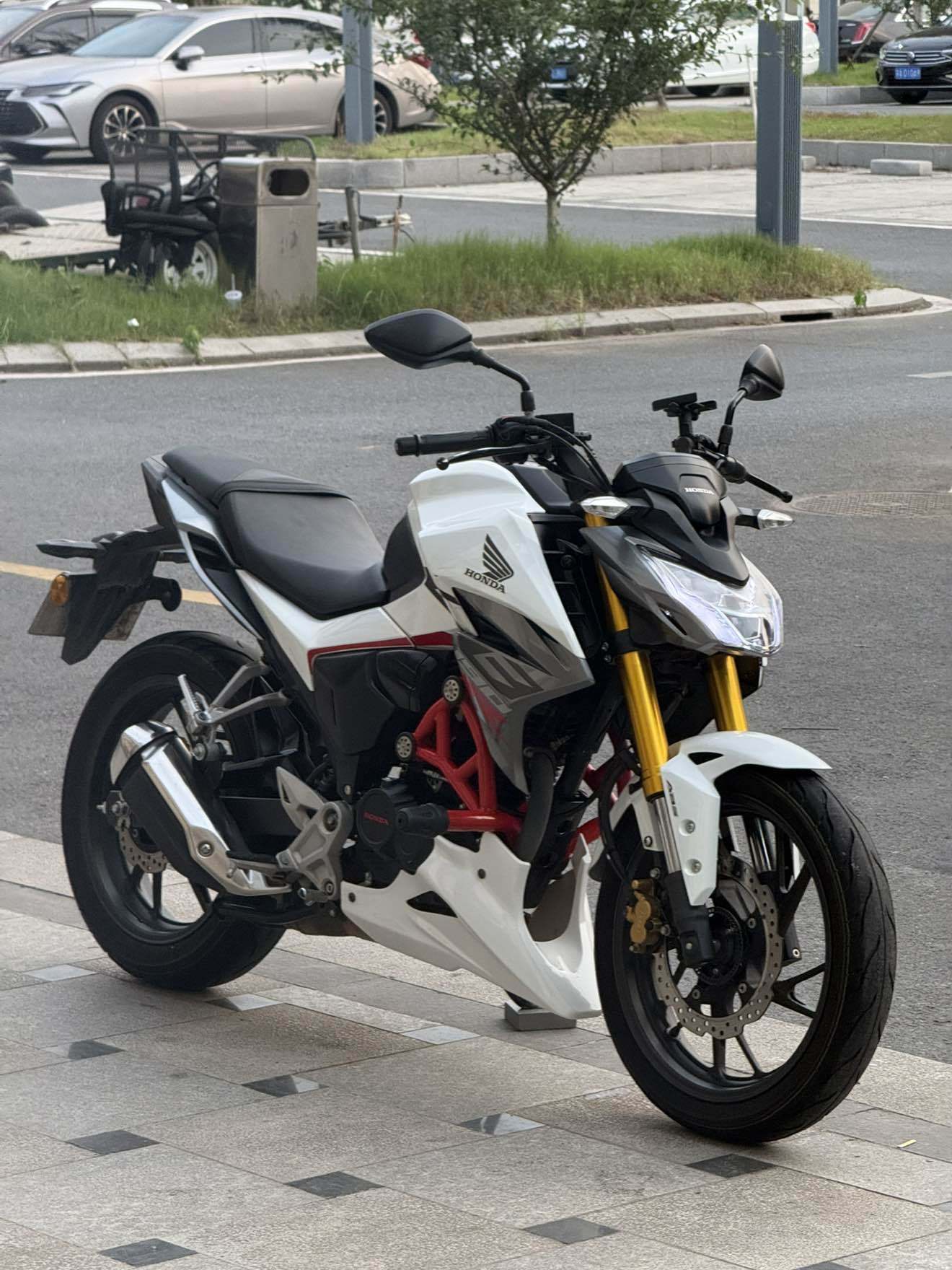 新大洲本田 CBF190R