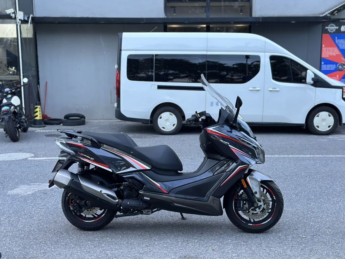 光阳 赛艇 S400