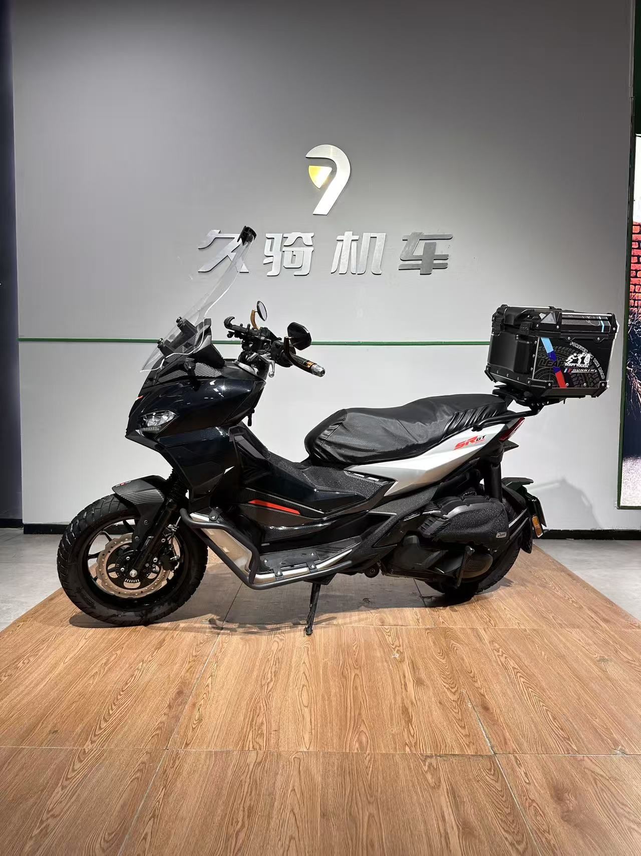 阿普利亚 SR GT 200