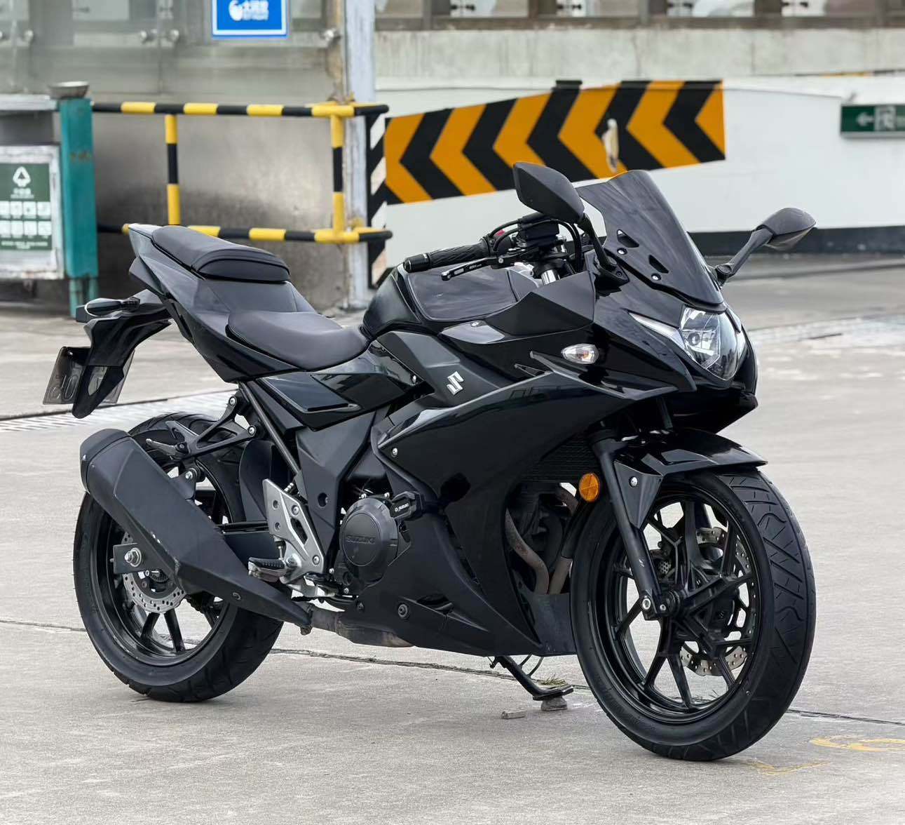 豪爵铃木 GSX250R