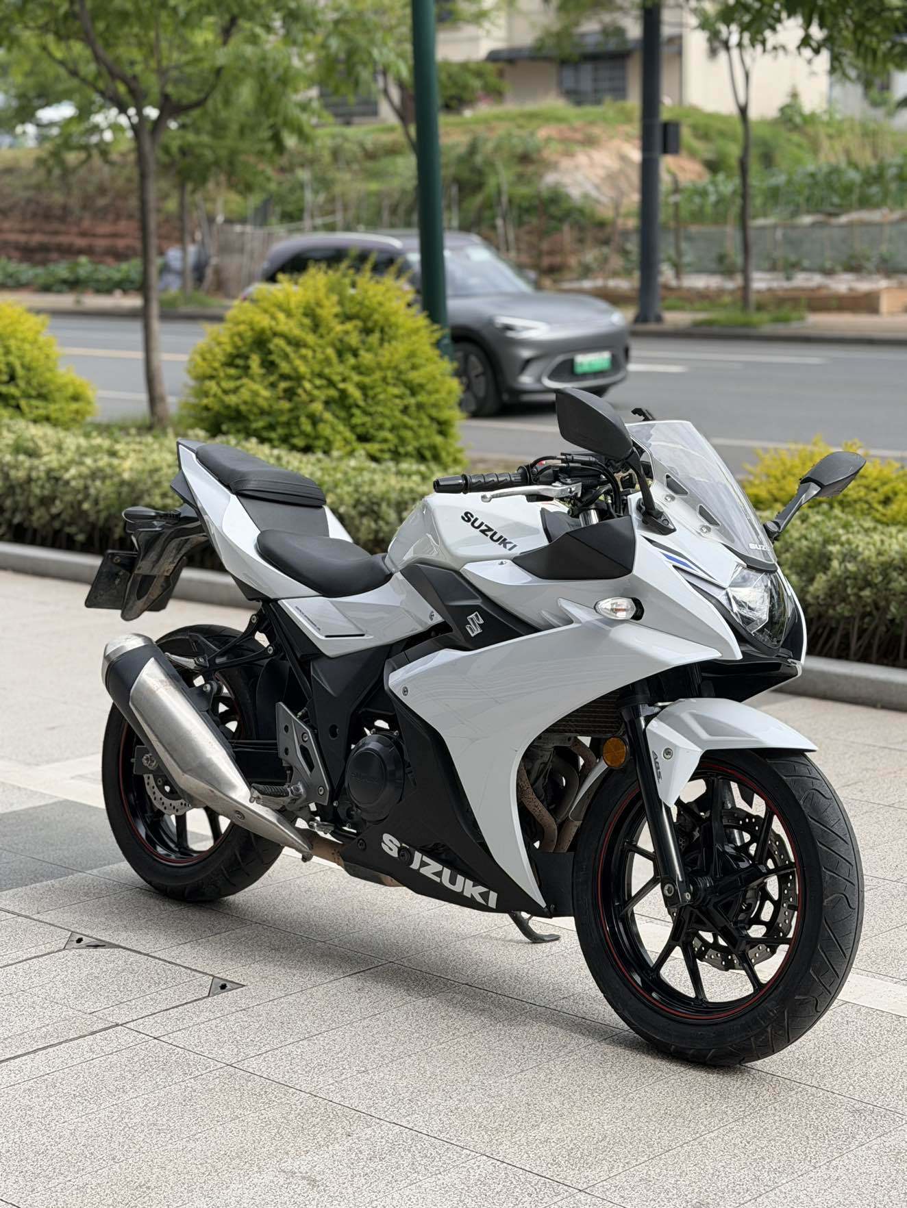 豪爵铃木 GSX250R