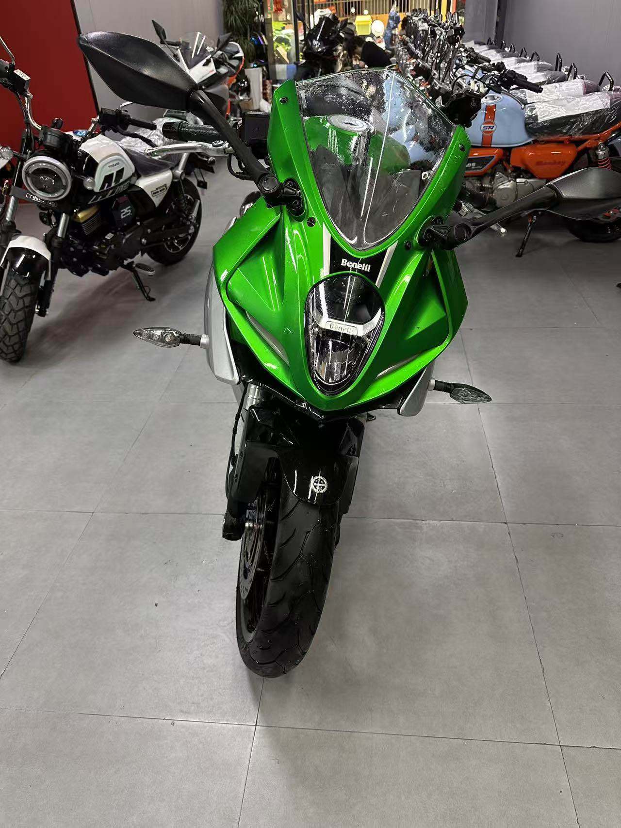 贝纳利 龙卷风 Tornado 252R
