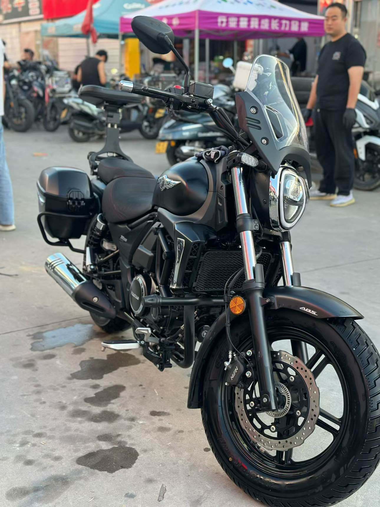 豪爵 TR300