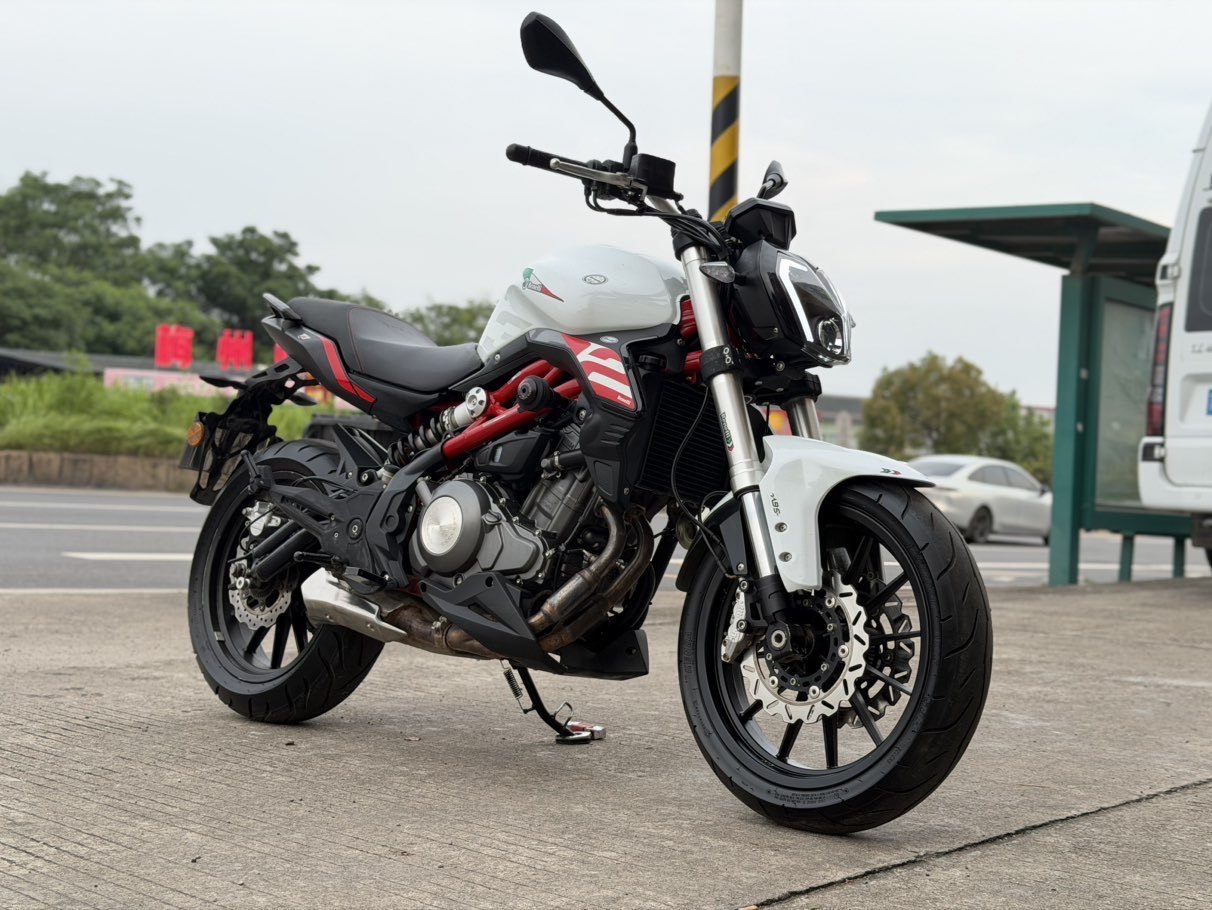 贝纳利 蓝宝龙 BN302S