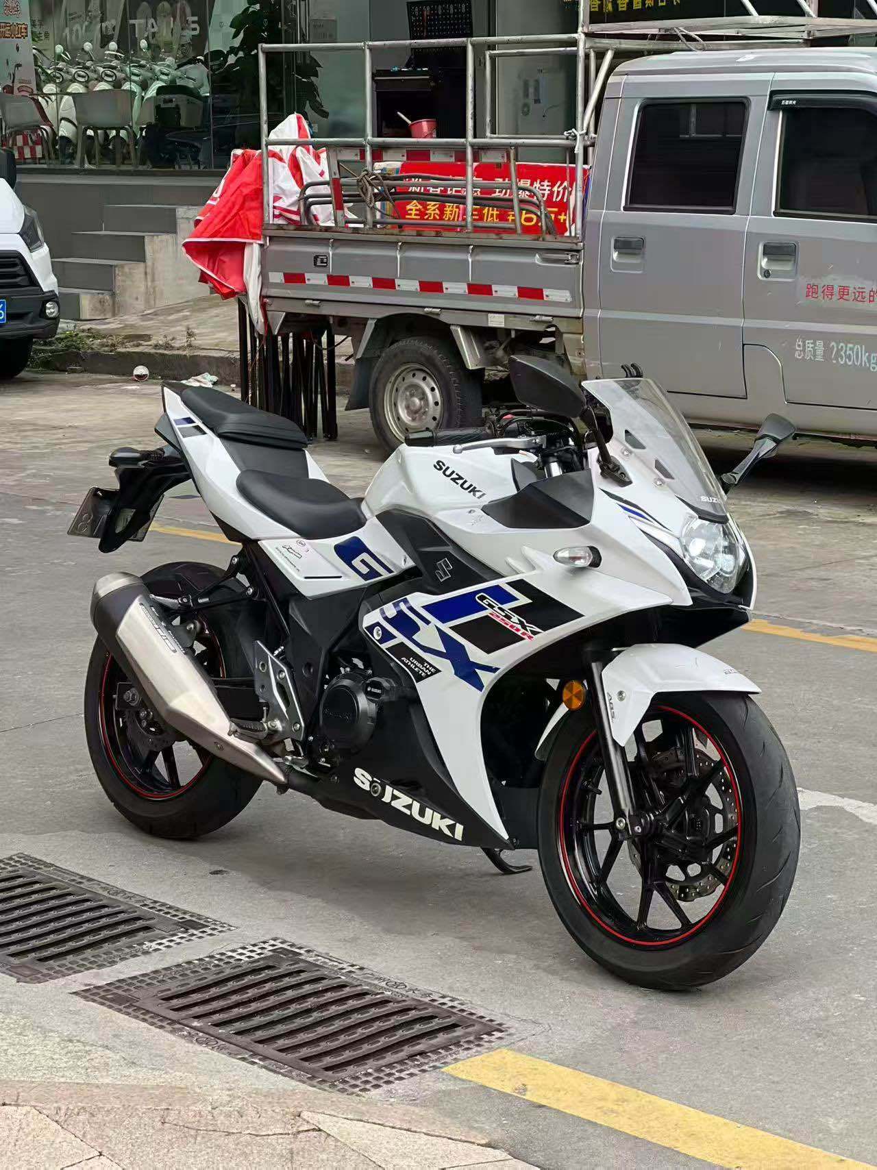 豪爵铃木 GSX250R