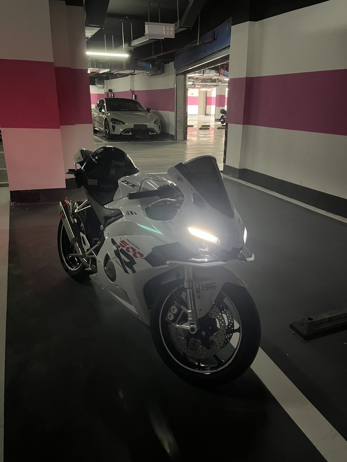 张雪机车 500RR