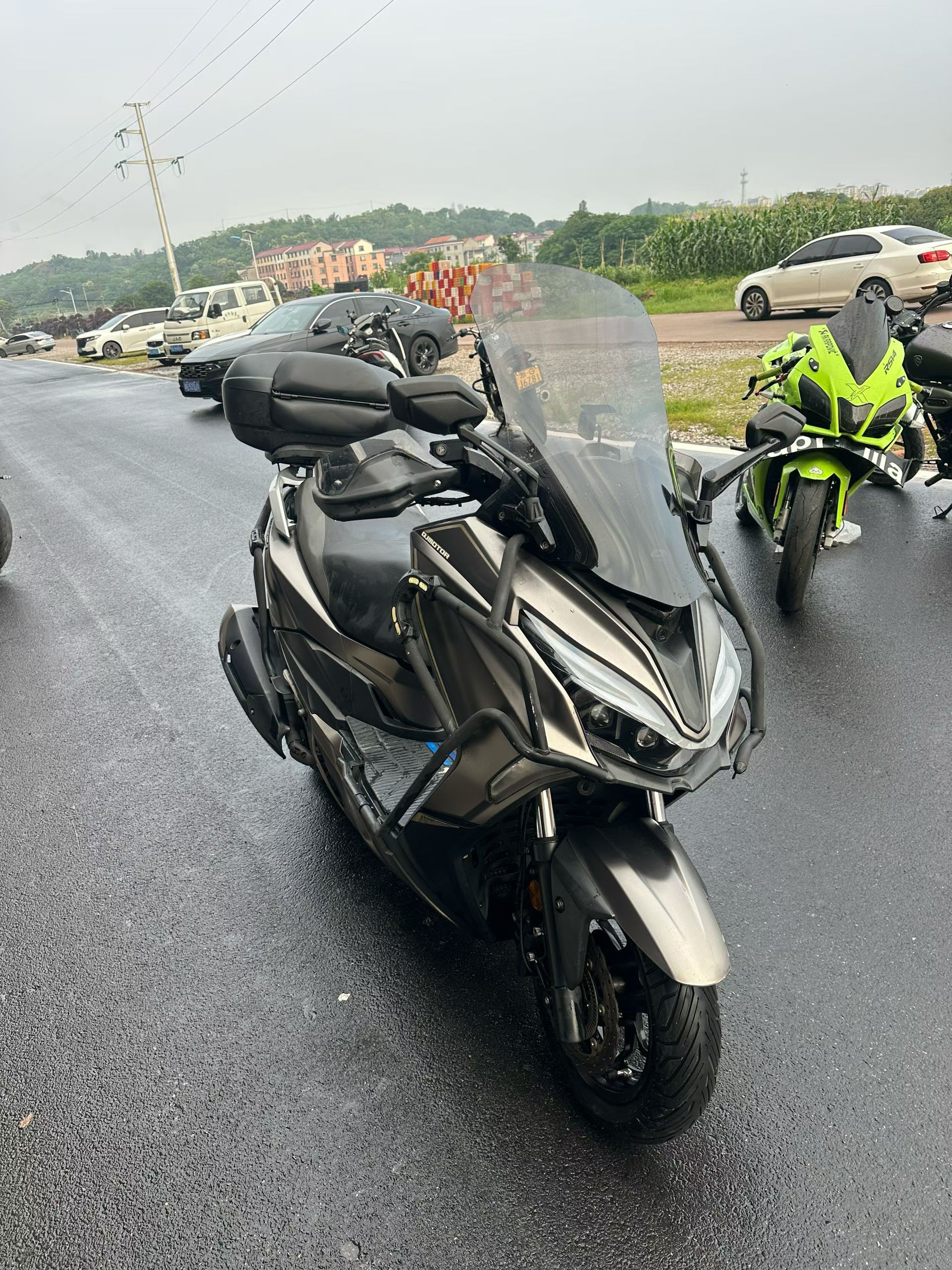 QJMOTOR 鸿250