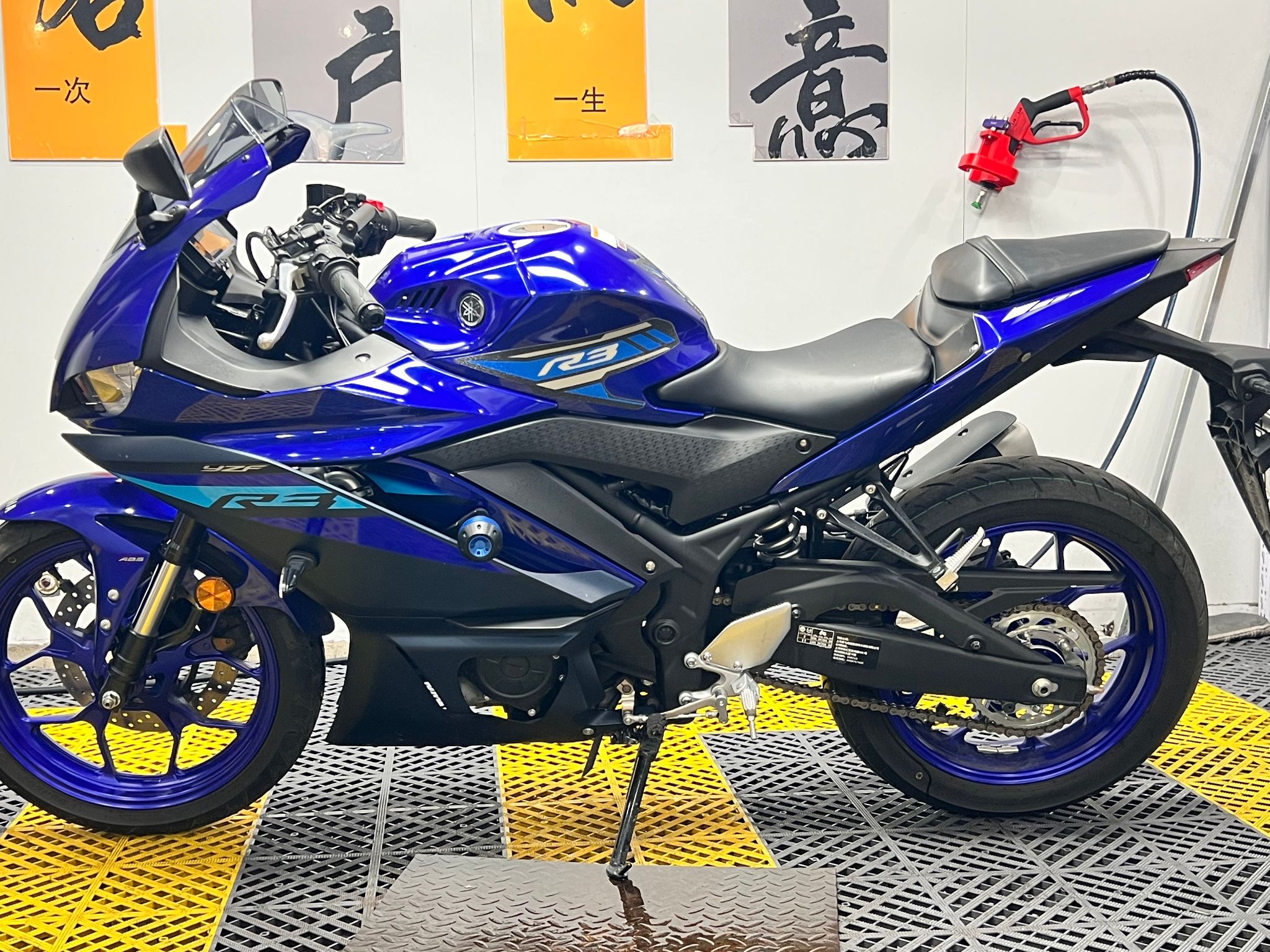 雅马哈 YZF-R3