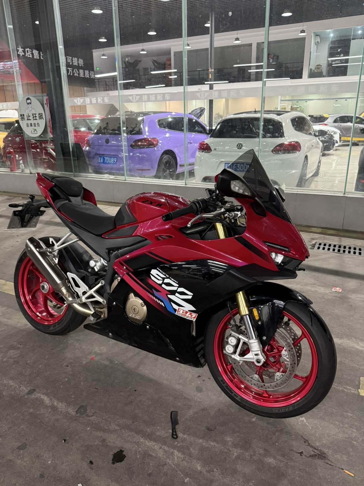 张雪机车 500RR