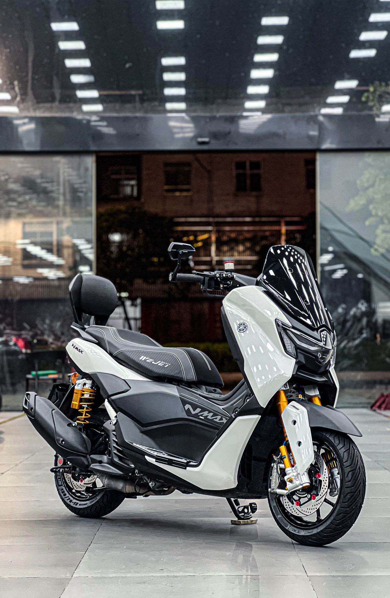 雅马哈 NMAX