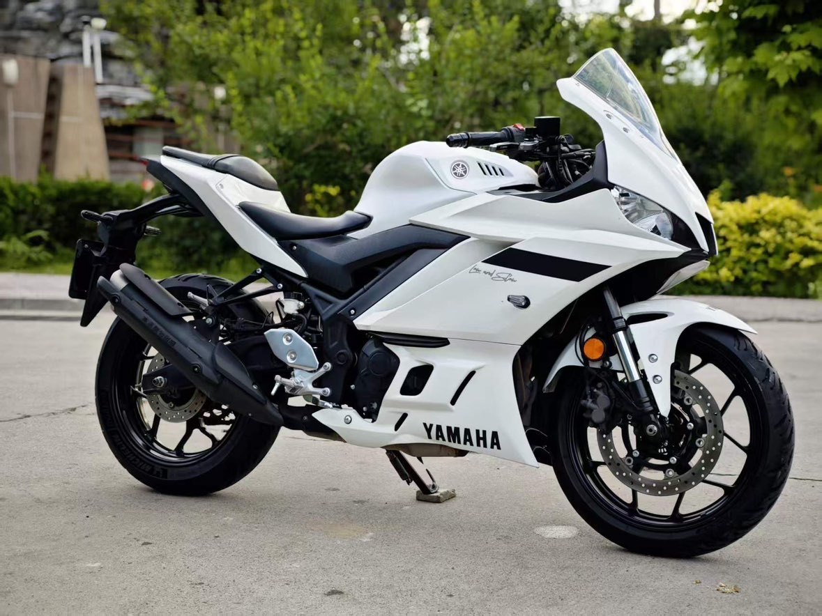 雅马哈 YZF-R3