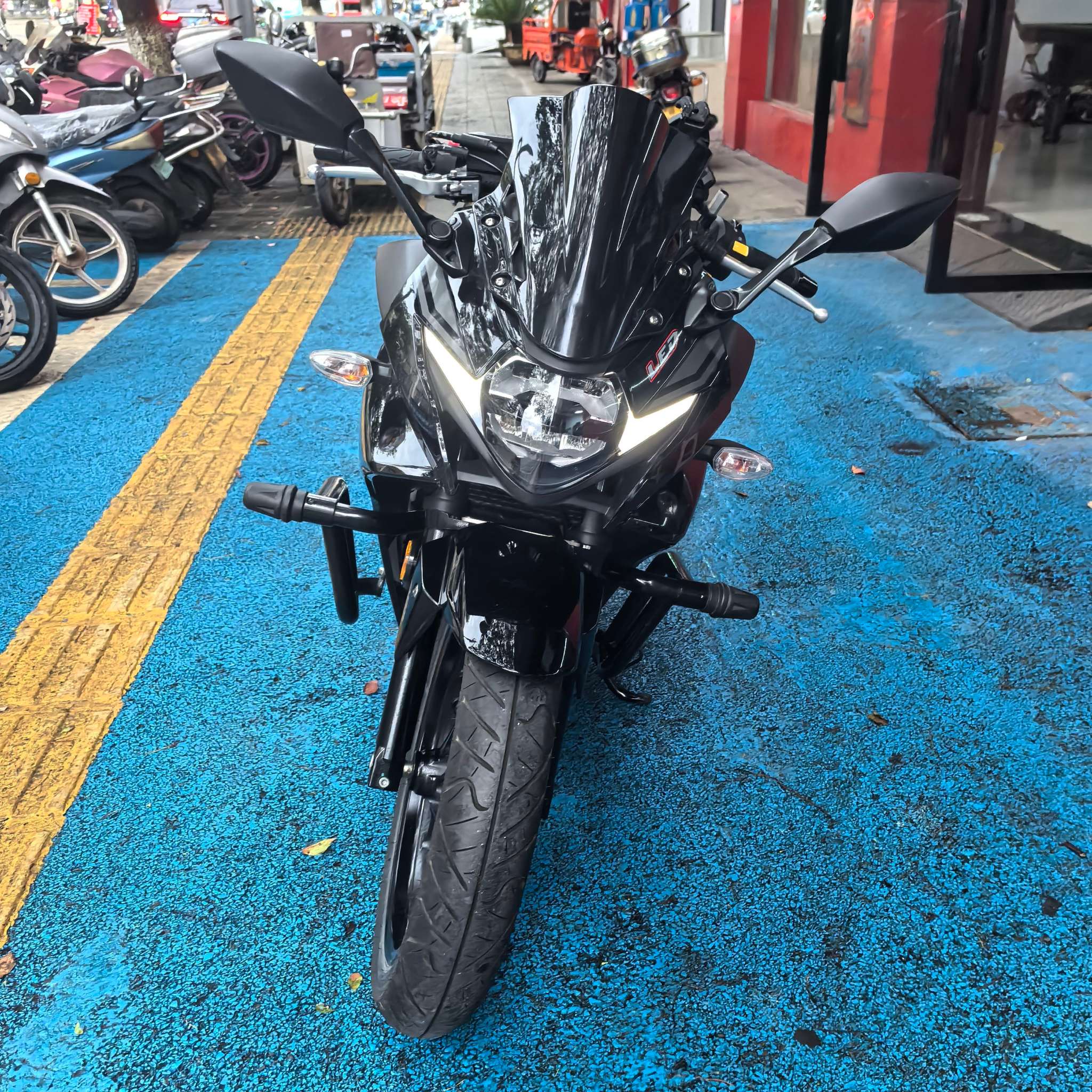 豪爵铃木 GSX250R
