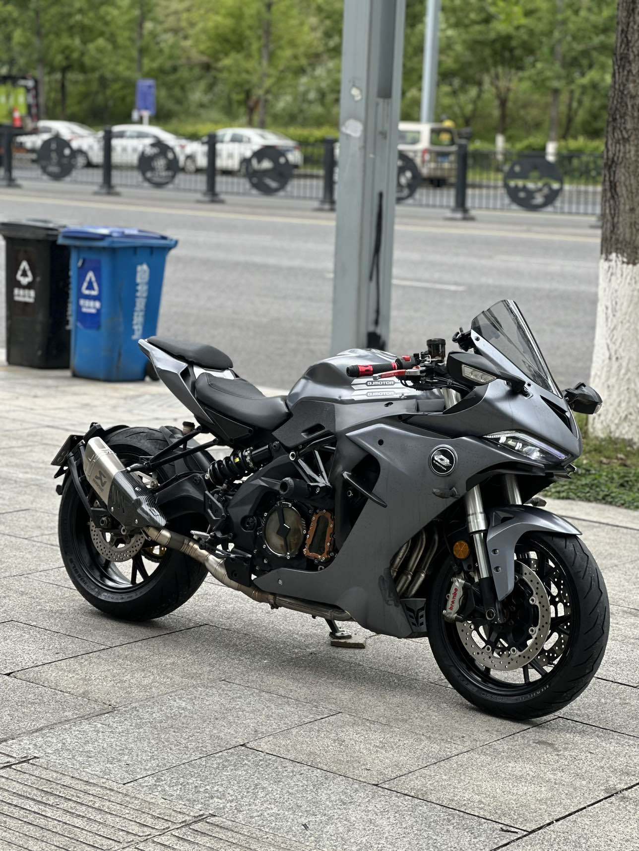 QJMOTOR 赛600
