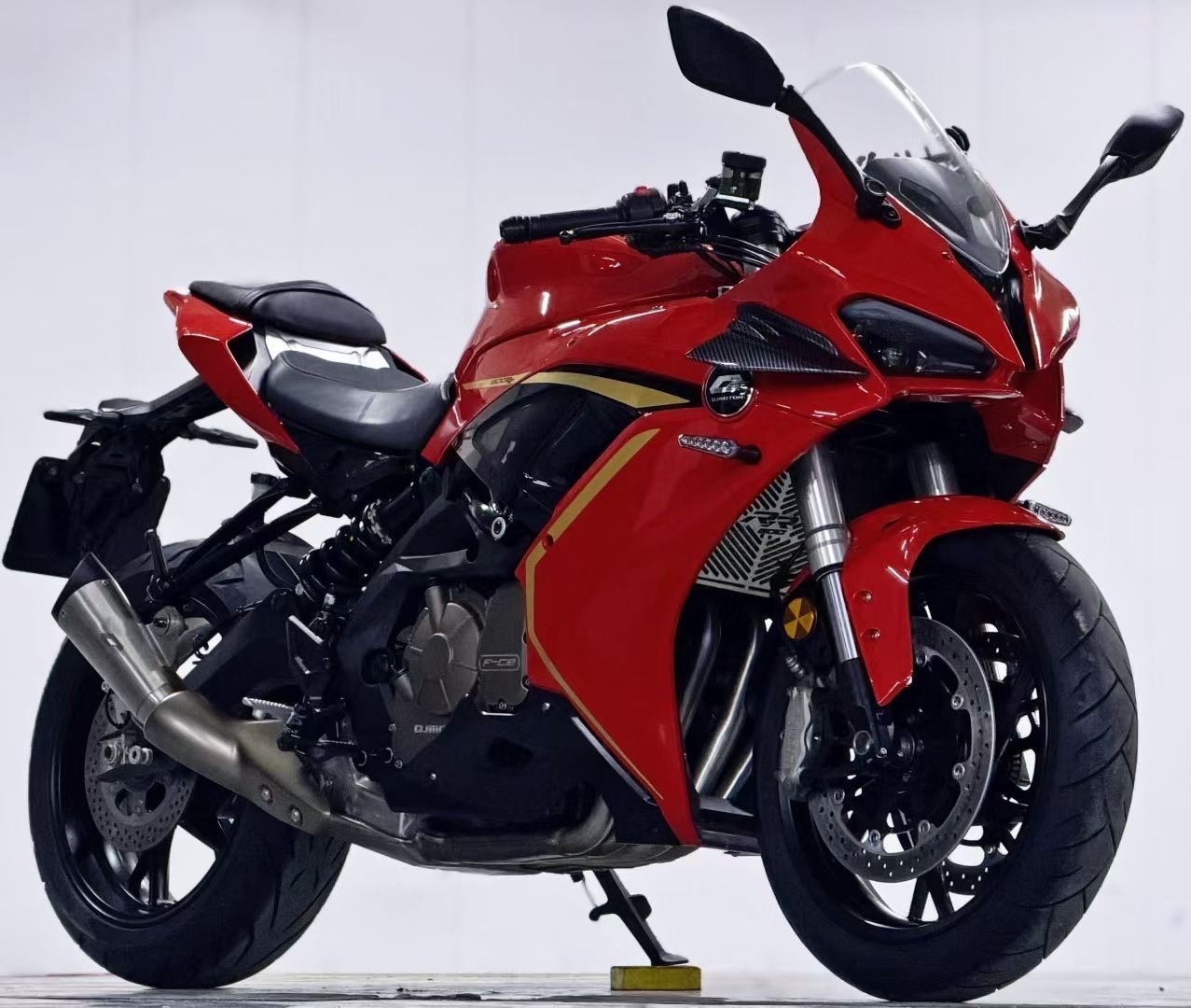 QJMOTOR 赛600