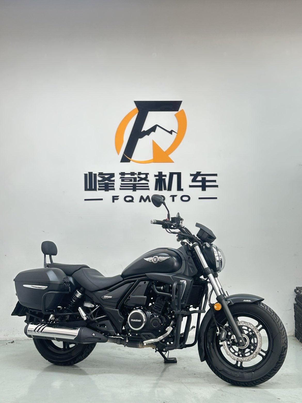 豪爵 TR300