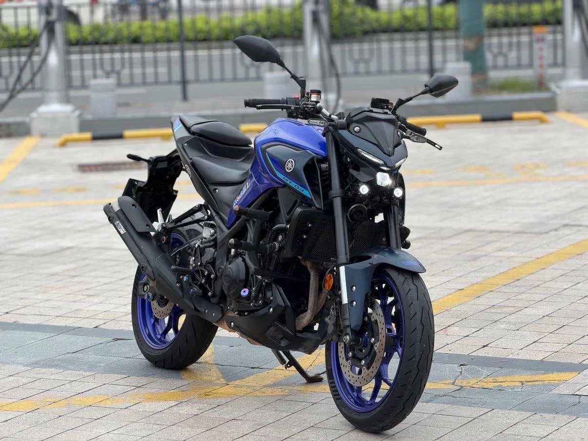 雅马哈 MT-03