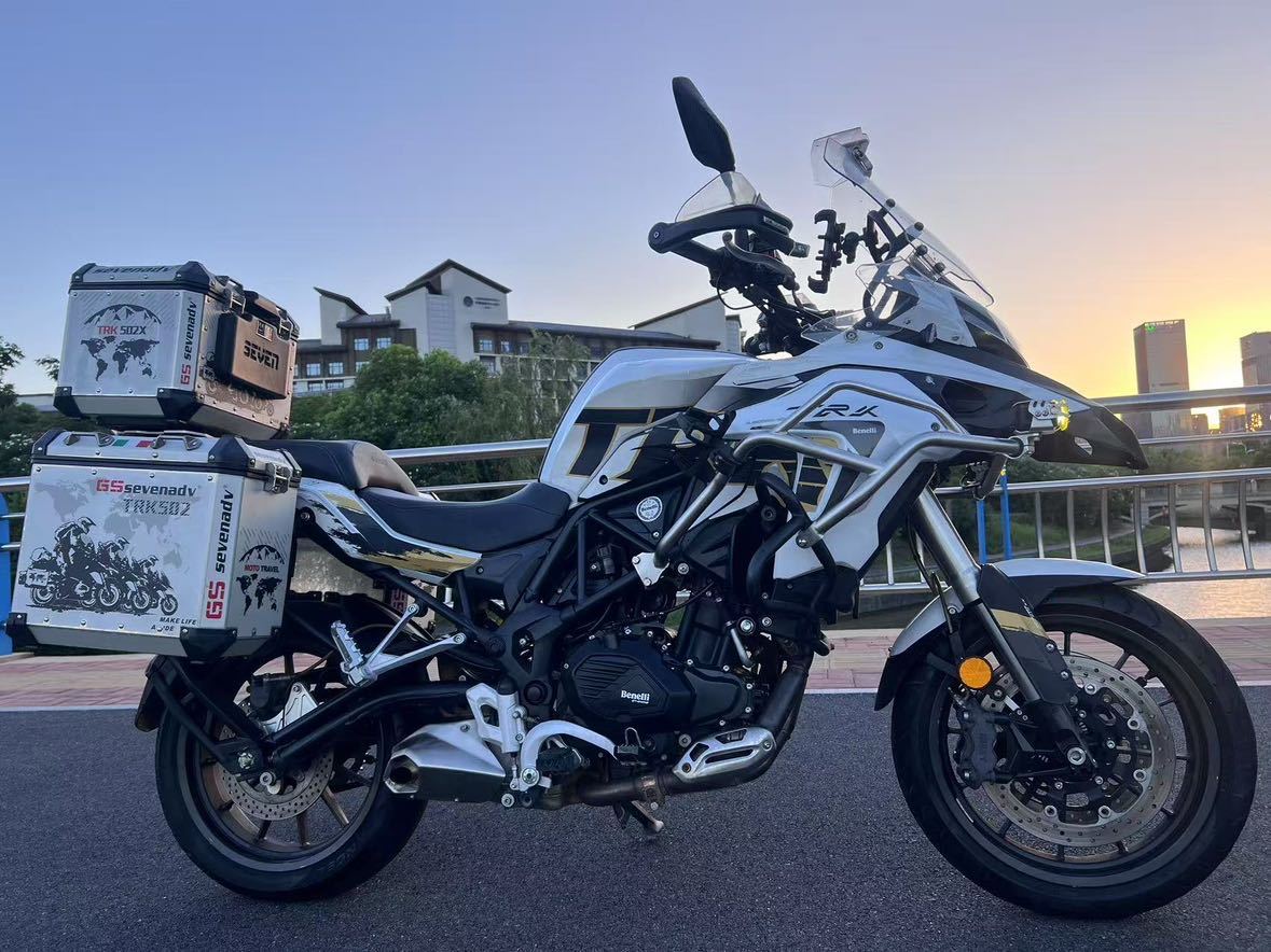 贝纳利 金鹏 TRK502