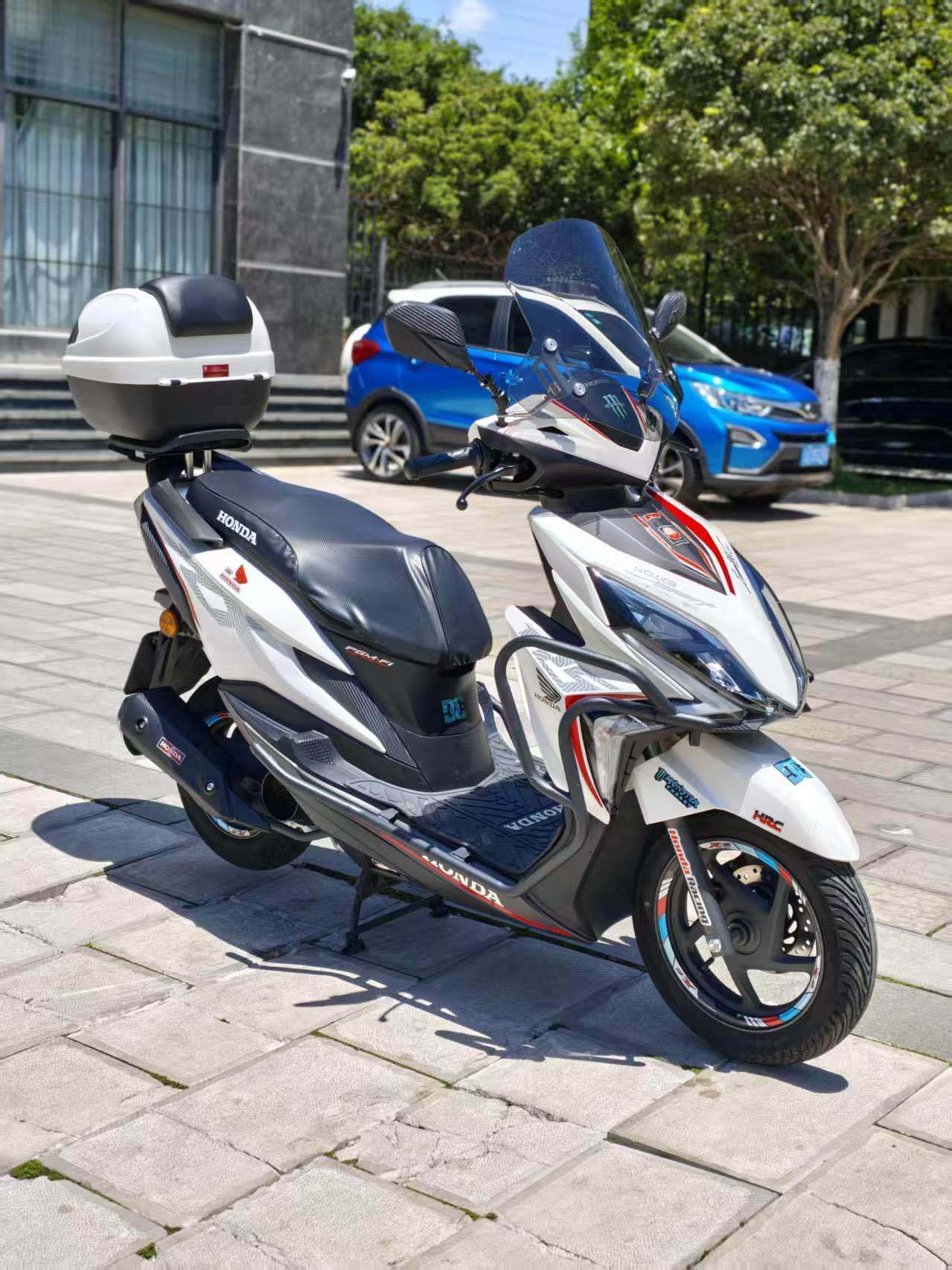 新大洲本田 裂行 RX125Fi