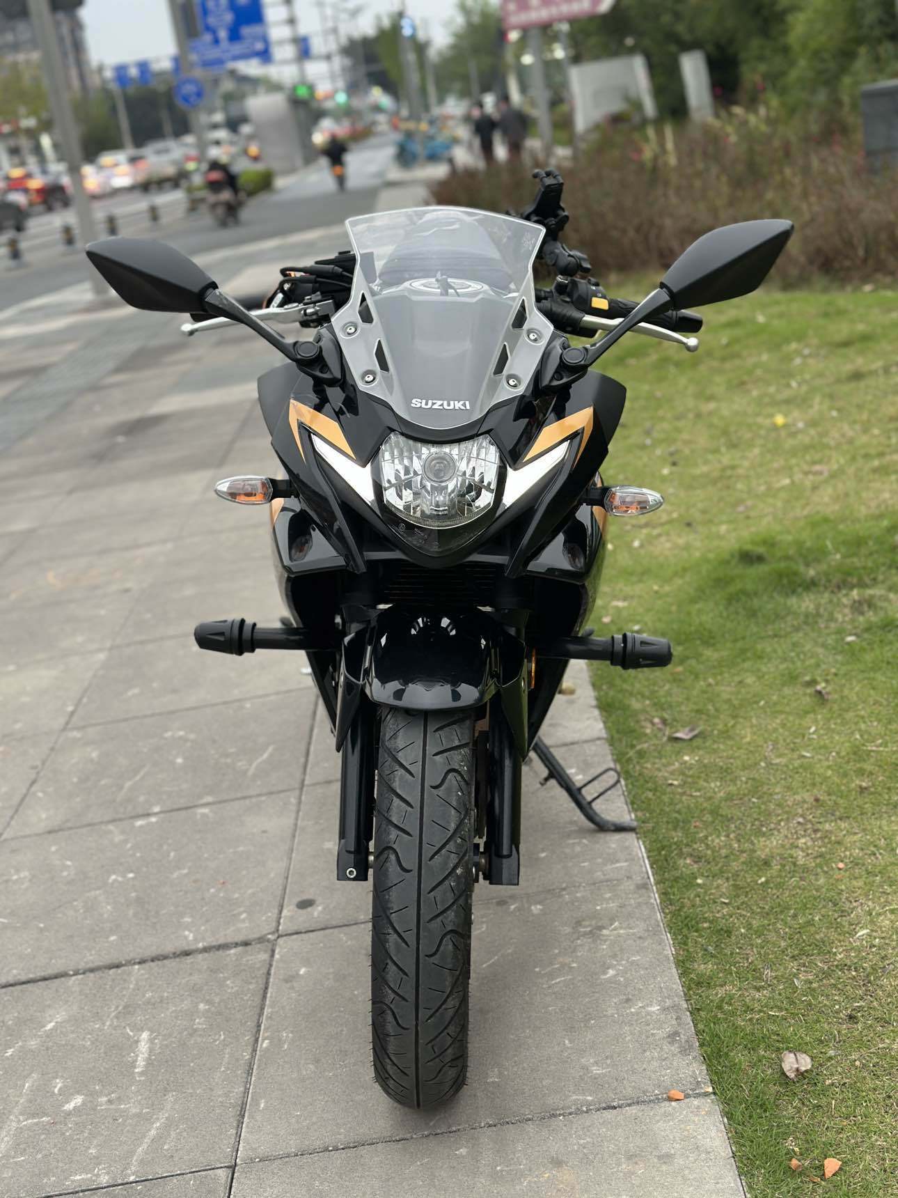 豪爵铃木 GSX250R