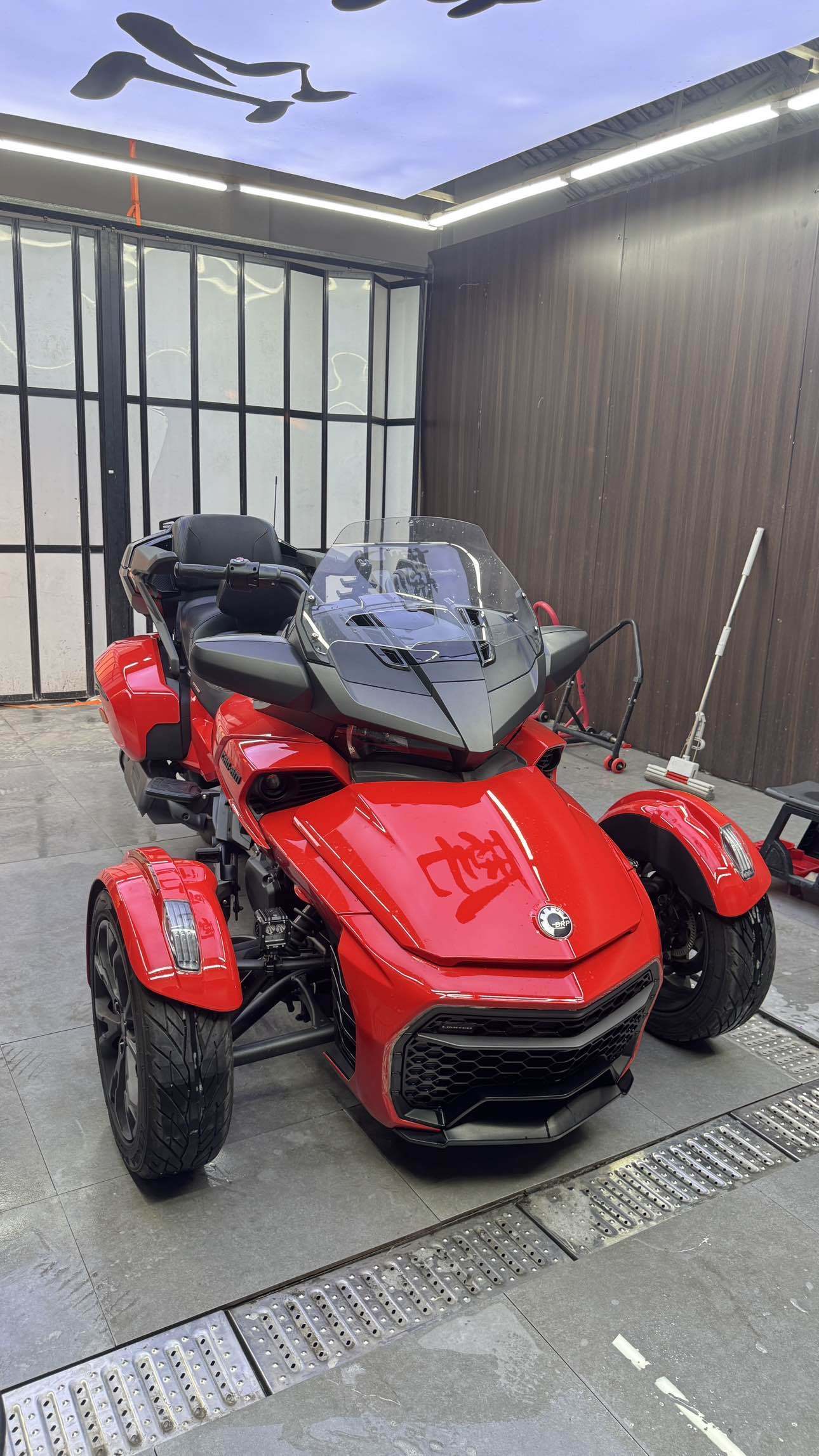 庞巴迪 Spyder F3 