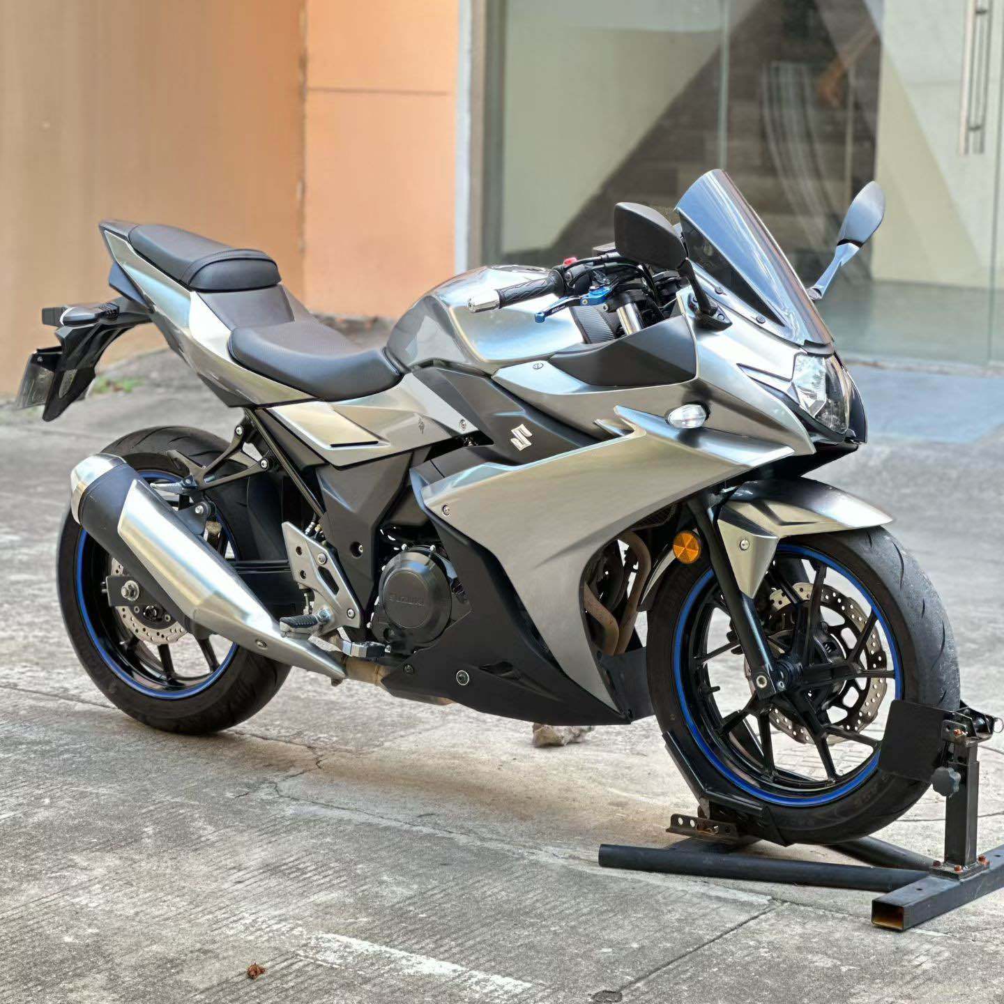 豪爵铃木 GSX250R