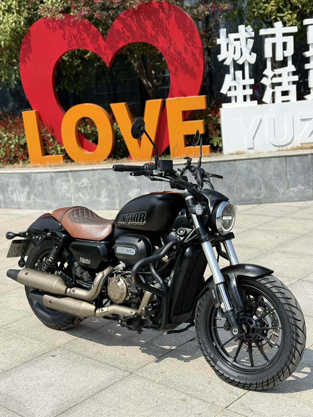 QJMOTOR 闪300S
