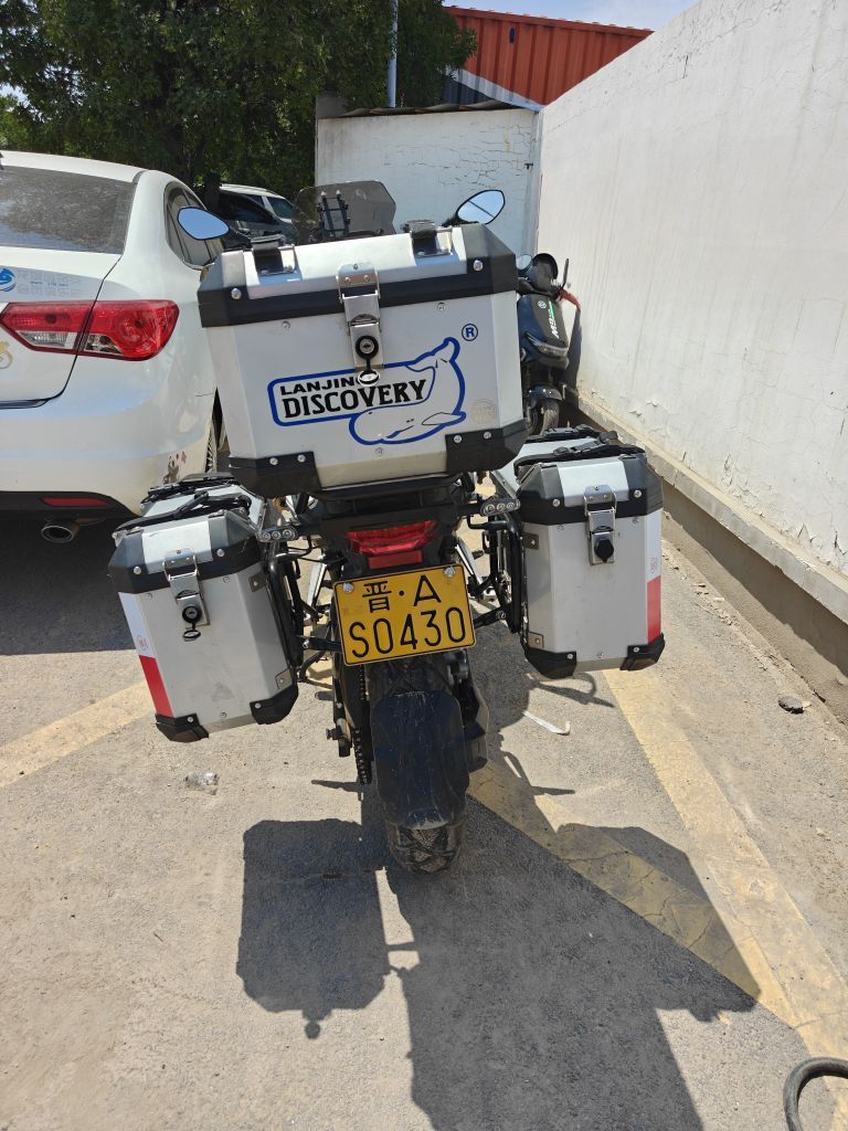 贝纳利 金鹏 TRK502