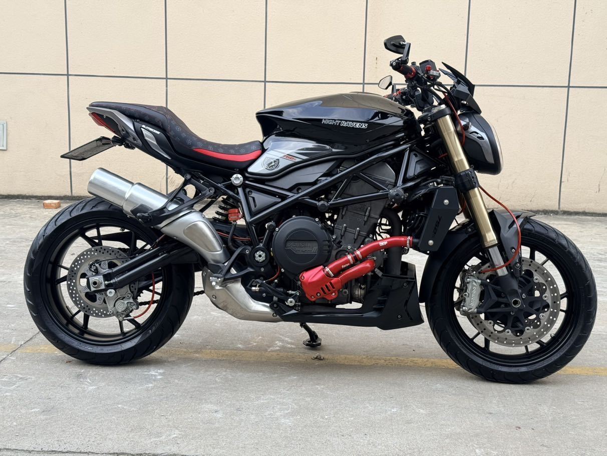 贝纳利 752S