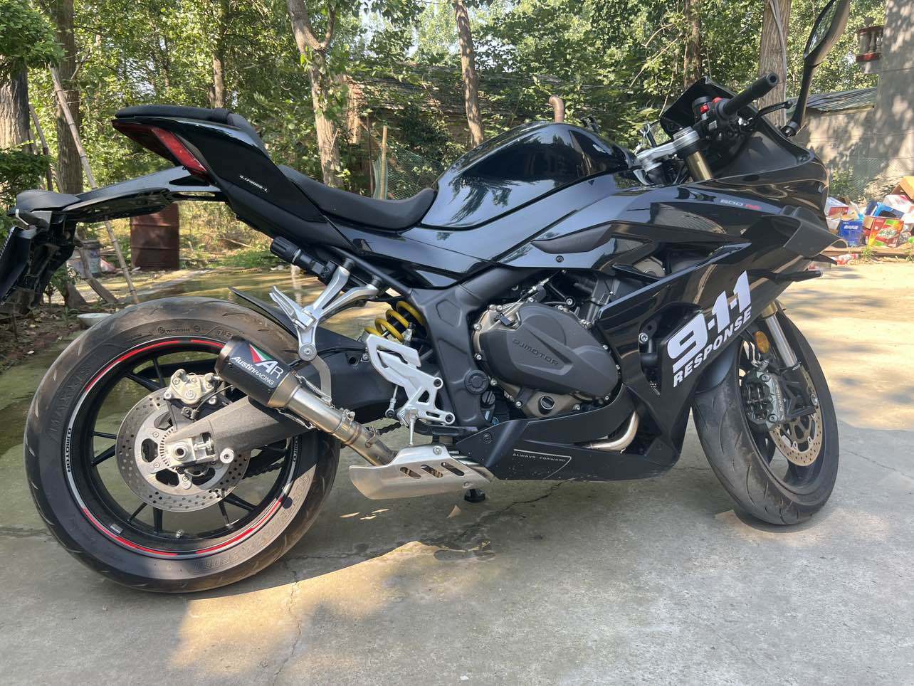 QJMOTOR 赛600