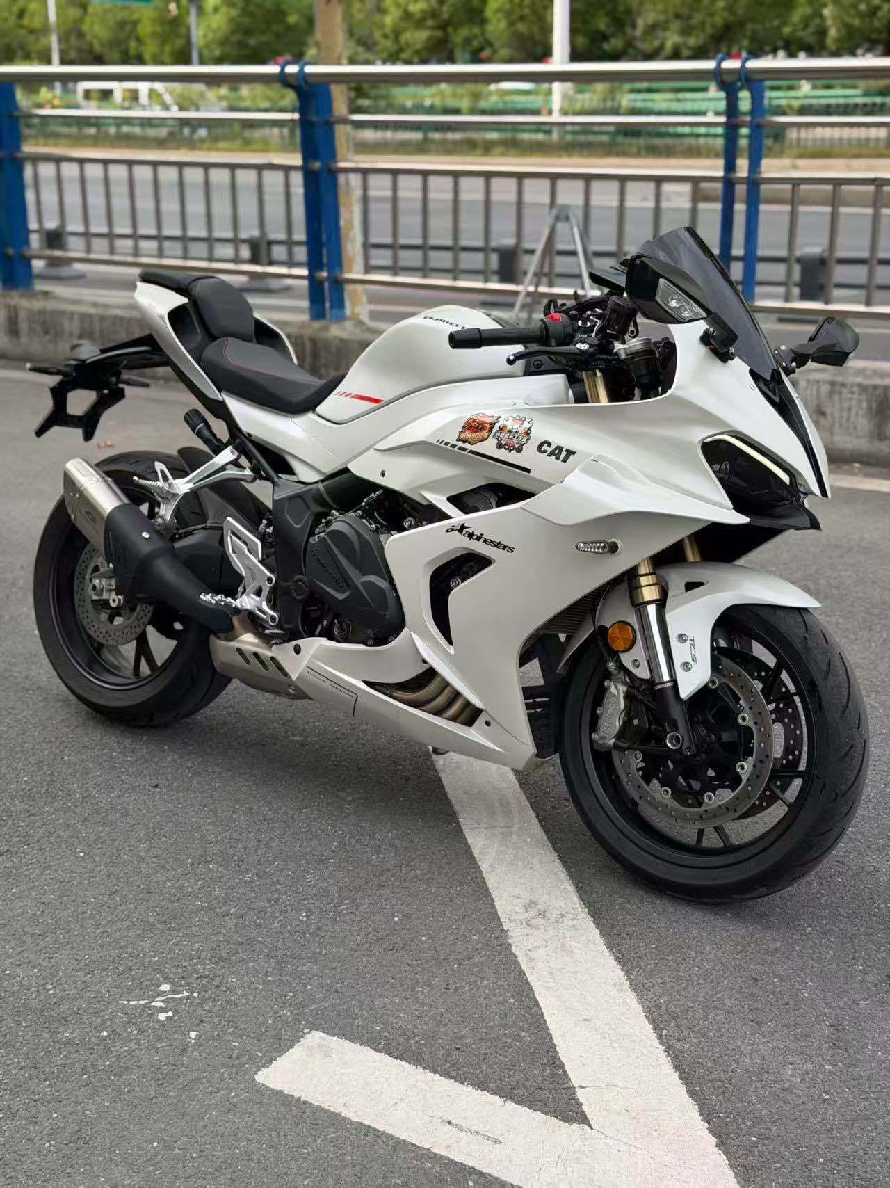 QJMOTOR 赛600