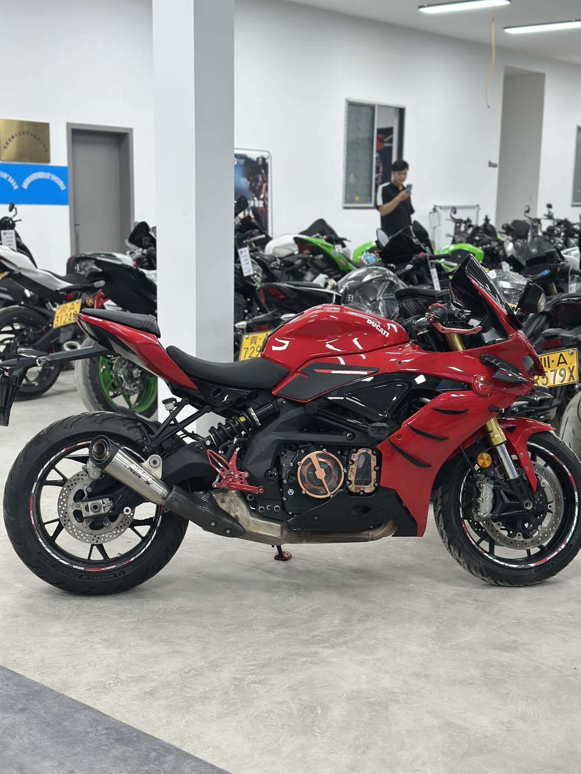 QJMOTOR 赛600