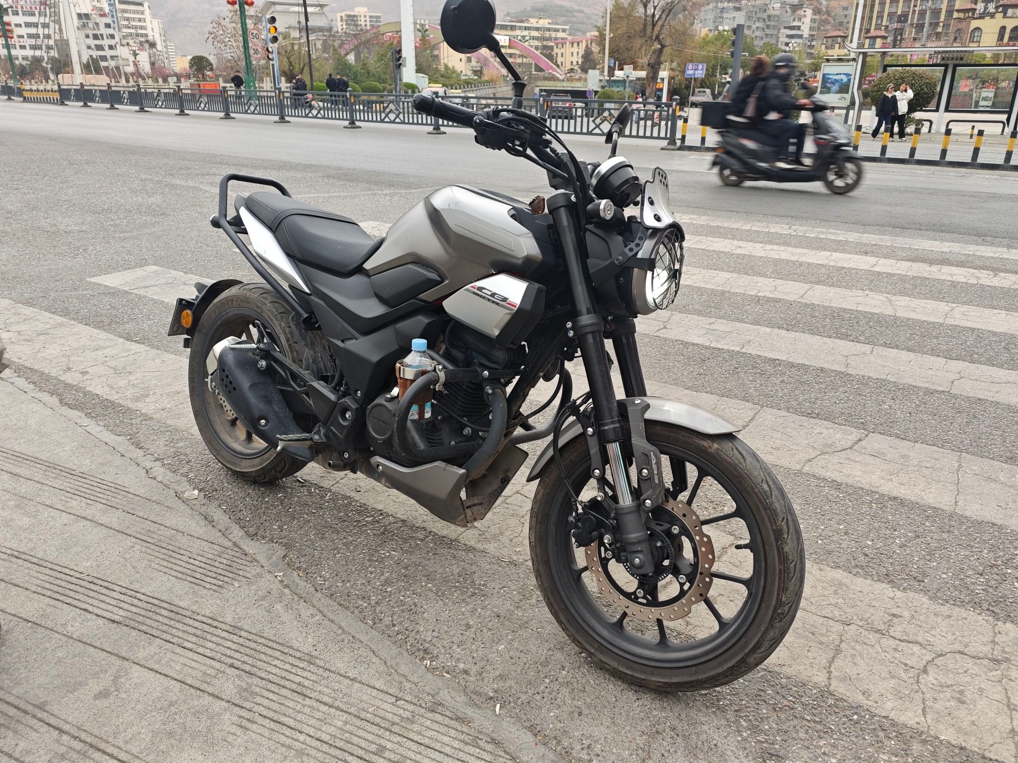 新大洲本田 CB190TR