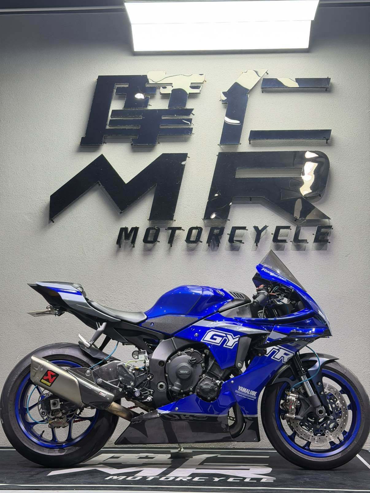 雅马哈 YZF-R1