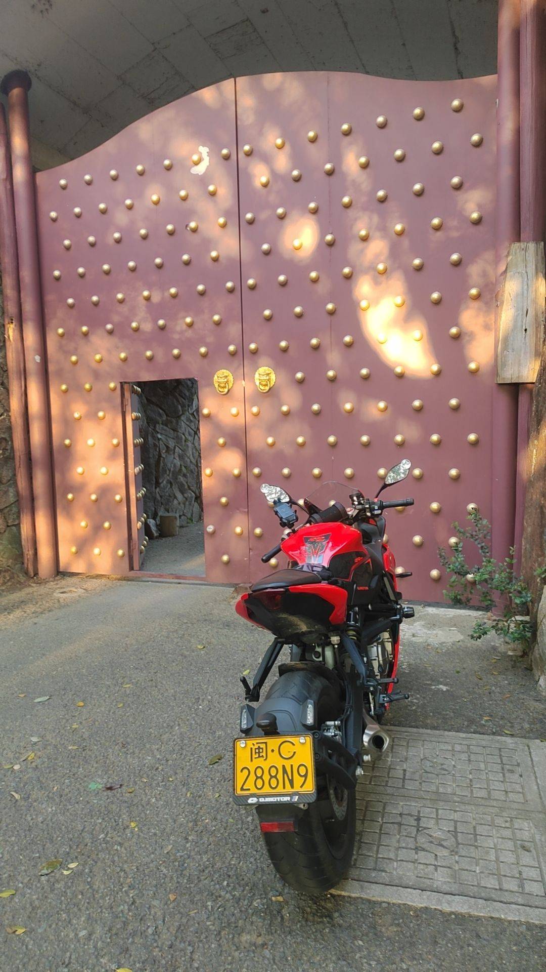 QJMOTOR 赛600
